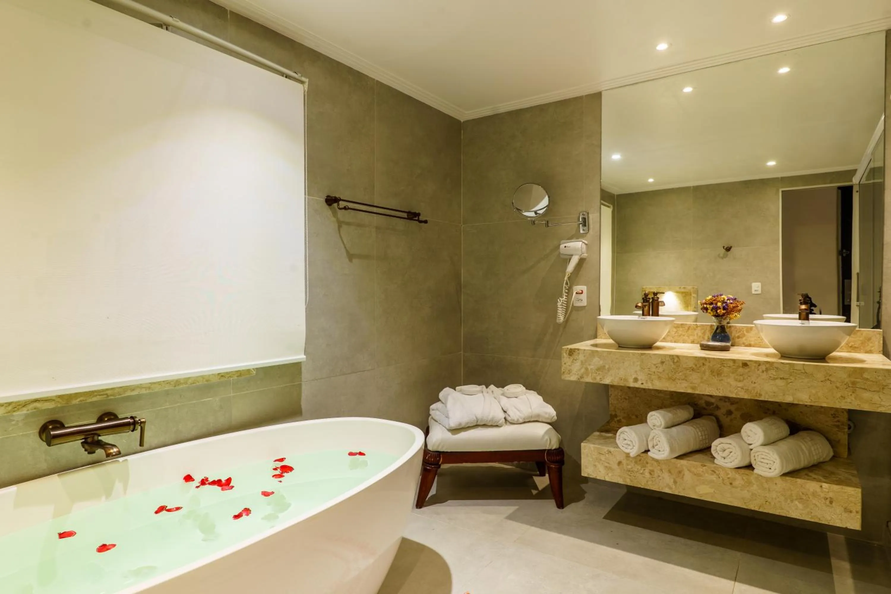 Bathroom in Greco Hotel