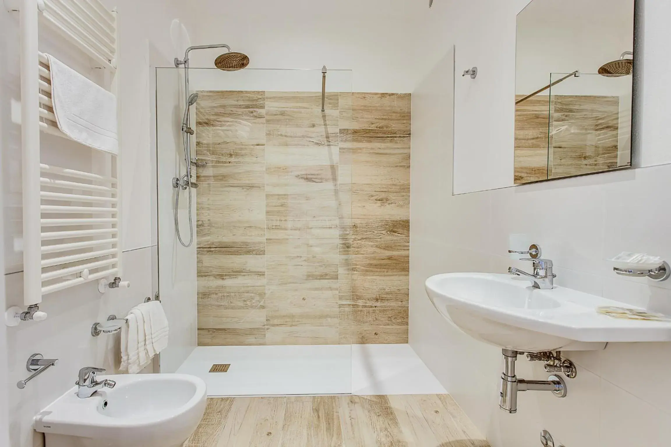 Shower, Bathroom in Evo Boutique Hotel & SPA