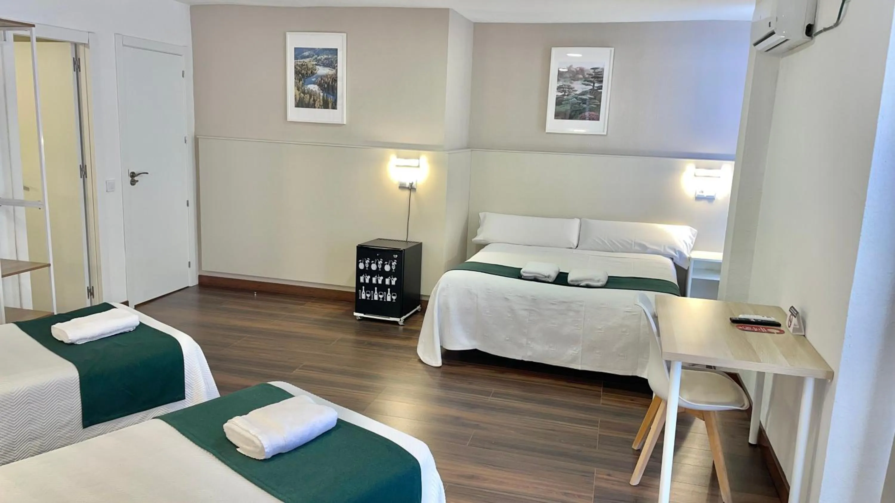 Bed in Hostal Gran Vía