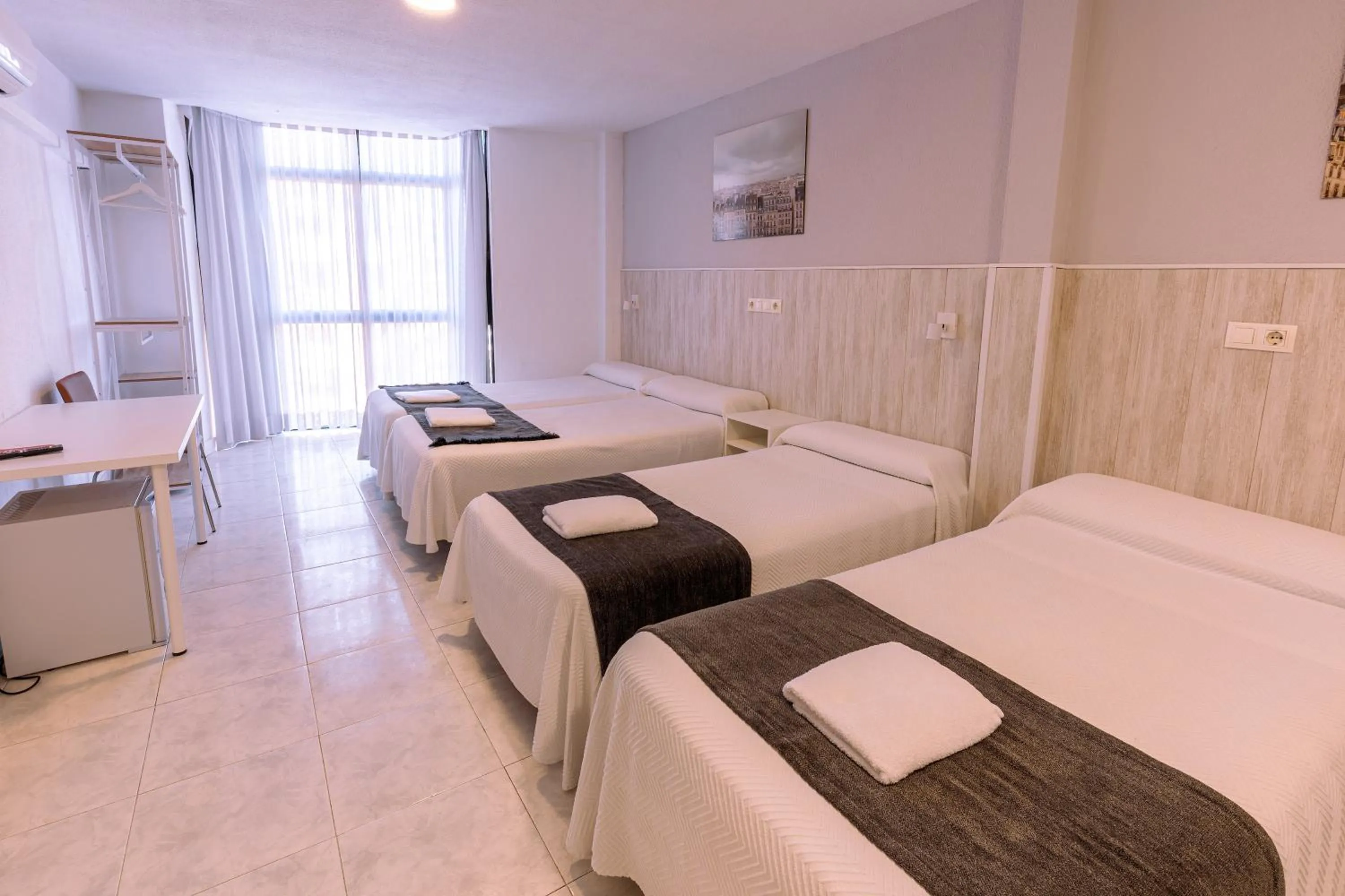 Bed in Hostal Gran Vía