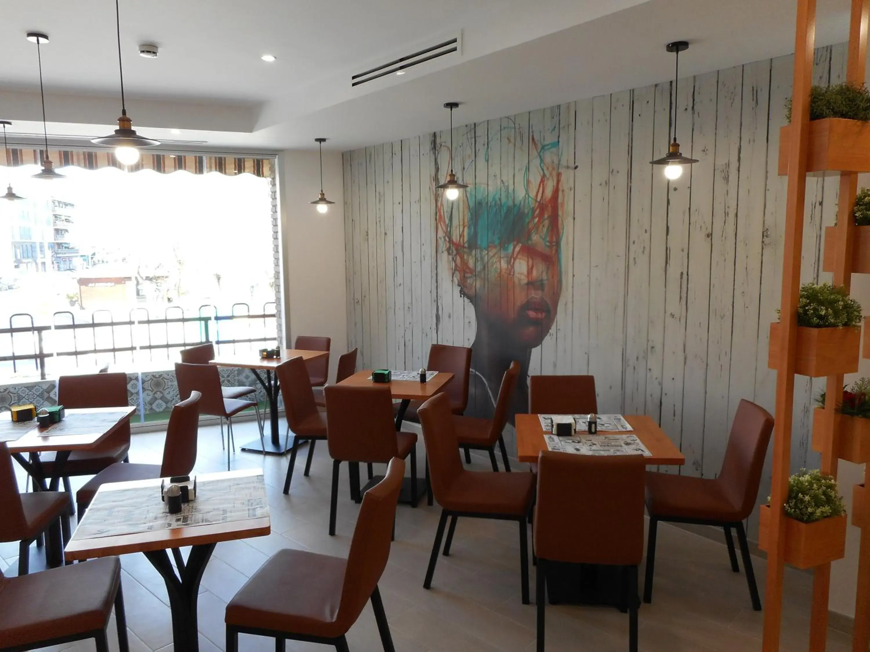 Restaurant/places to eat in Hostal Gran Vía Restaurant/places to eat in Hostal Gran Vía