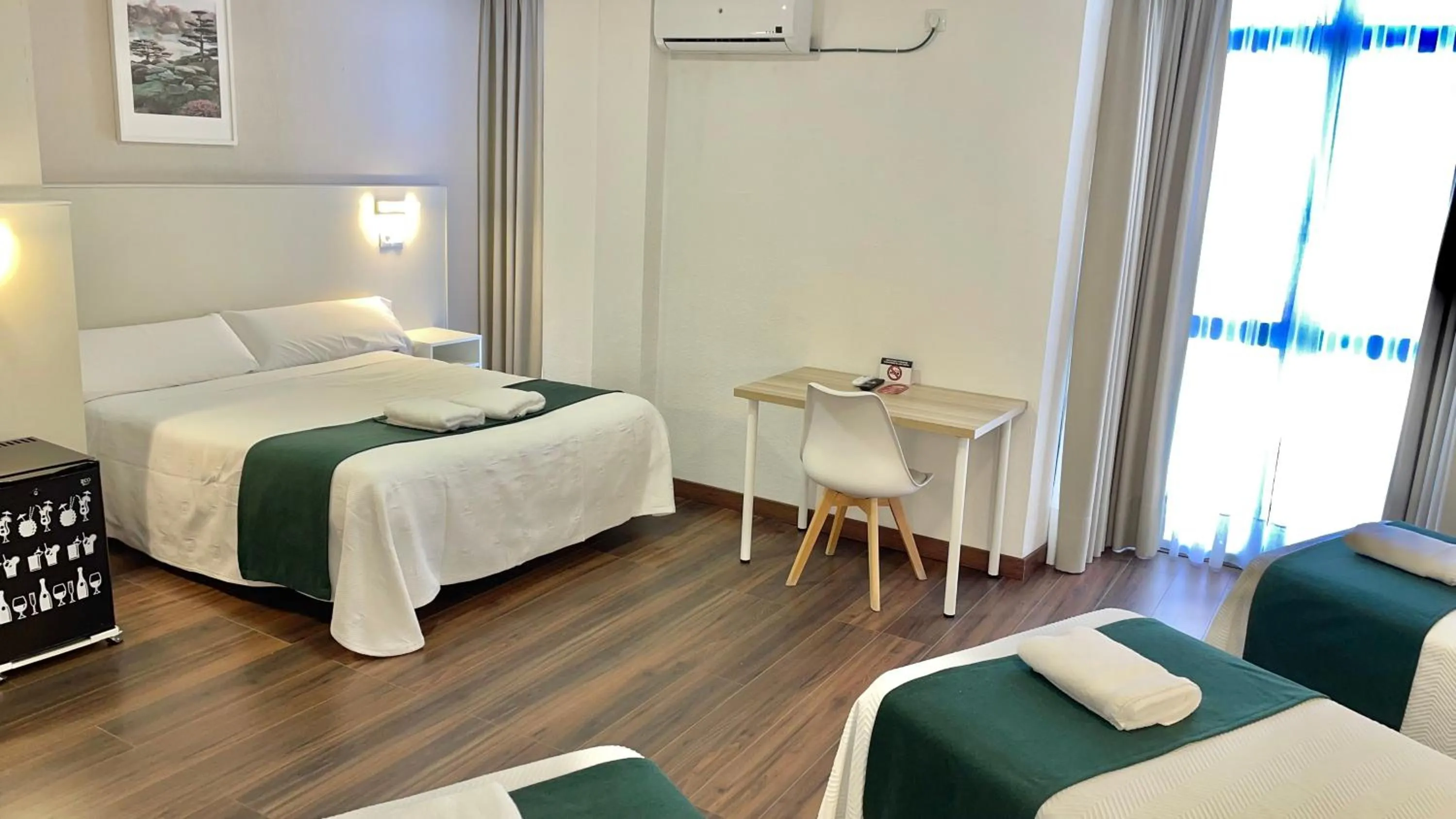 Bed in Hostal Gran Vía