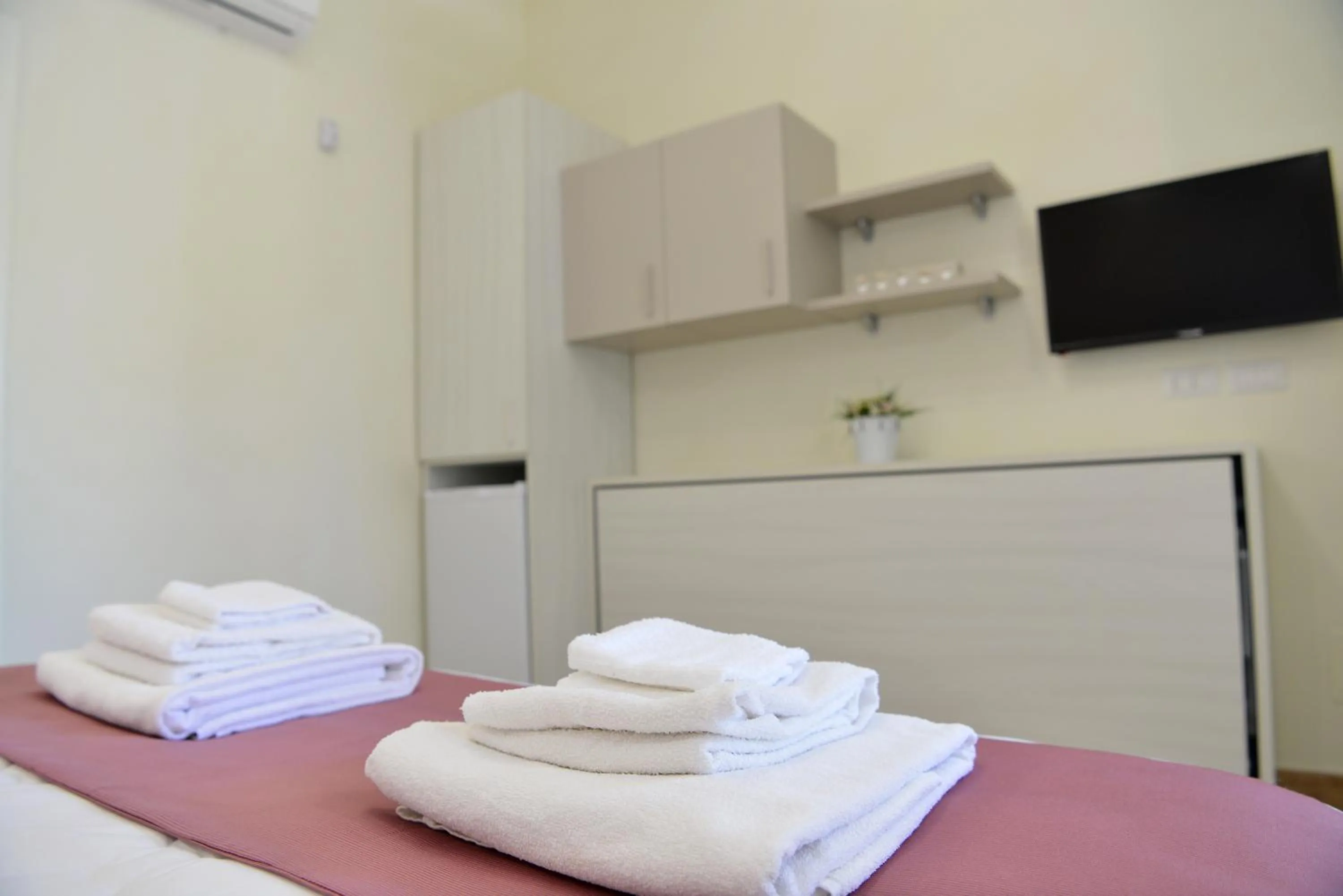 TV and multimedia, Bed in B&B Il FIORONE