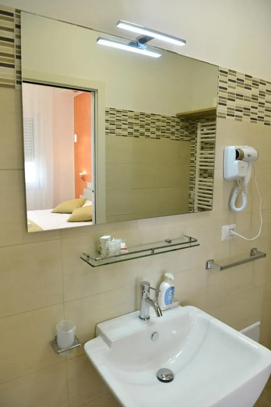 Double Room with Balcony (2 Adults + 1 Child) in B&B Il FIORONE Double Room with Balcony (2 Adults + 1 Child) in B&B Il FIORONE