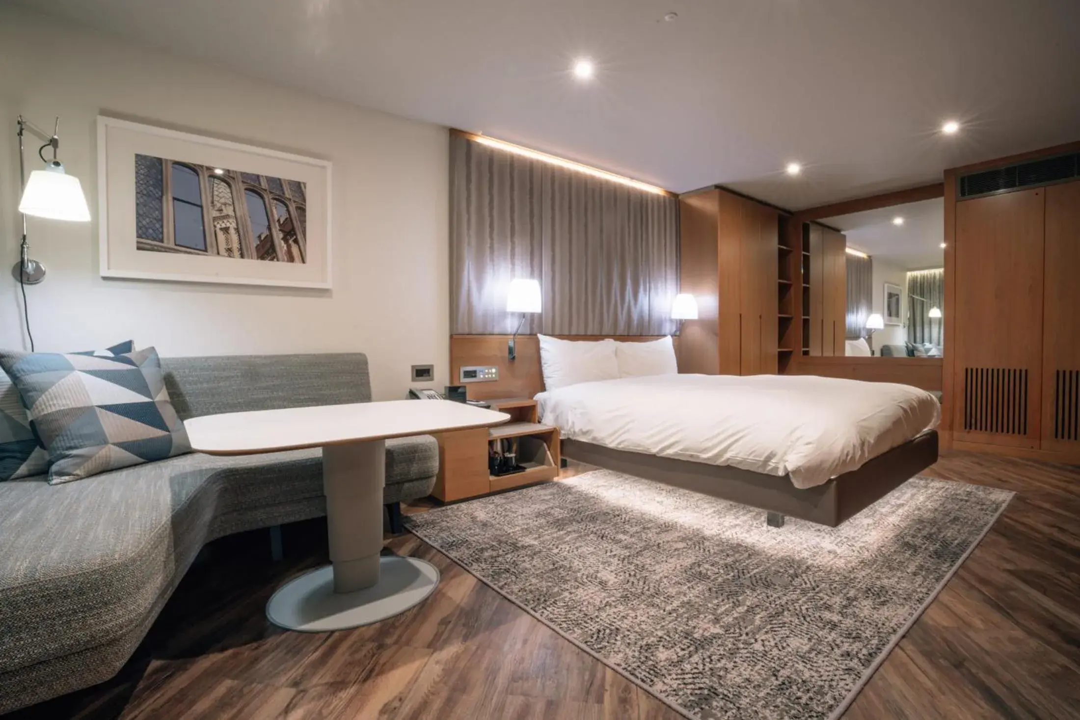 Bedroom, Bed in Club Quarters Hotel Covent Garden Holborn, London Bedroom, Bed in Club Quarters Hotel Covent Garden Holborn, London