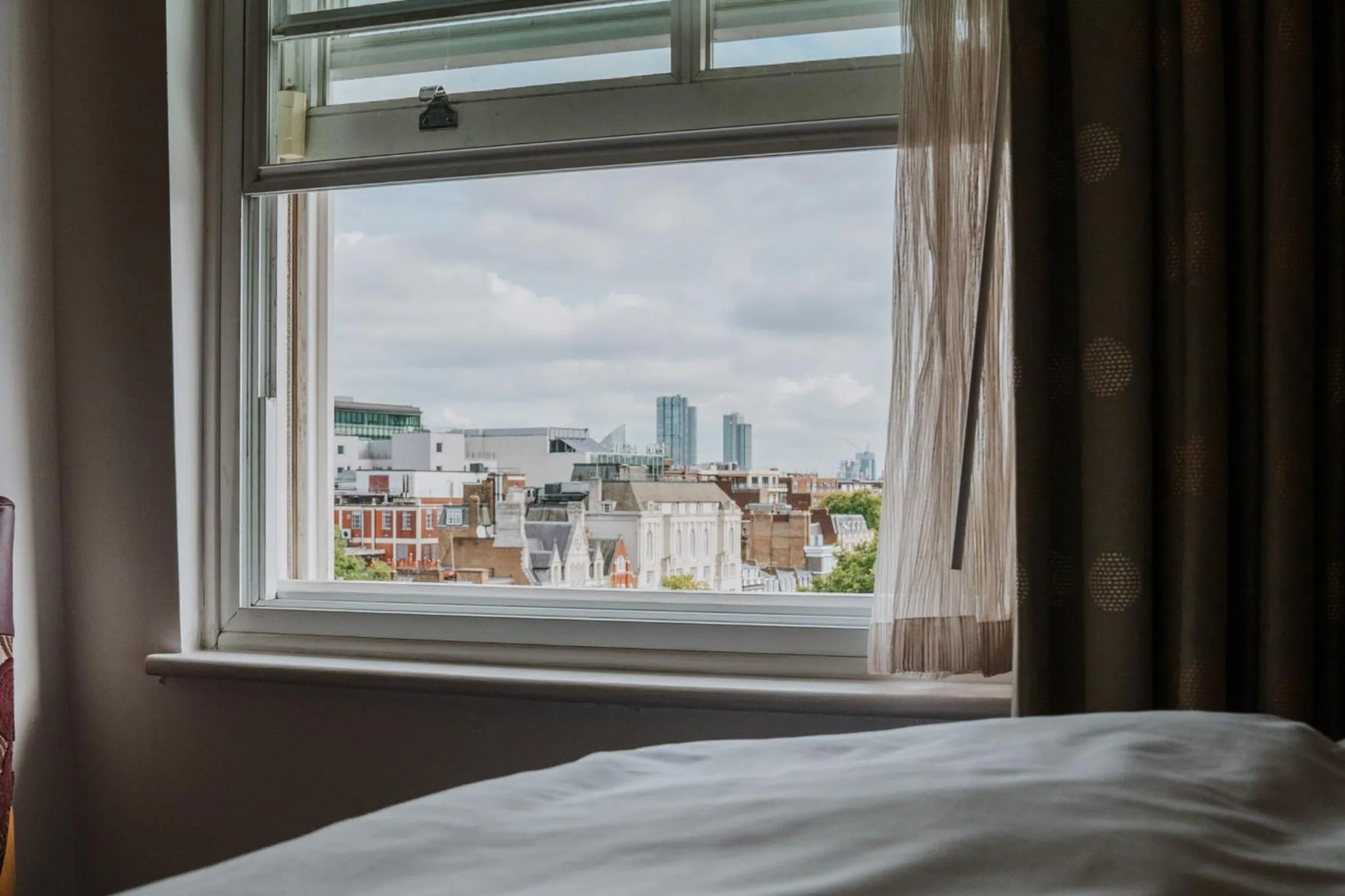 View (from property/room), Bed in Club Quarters Hotel Covent Garden Holborn, London