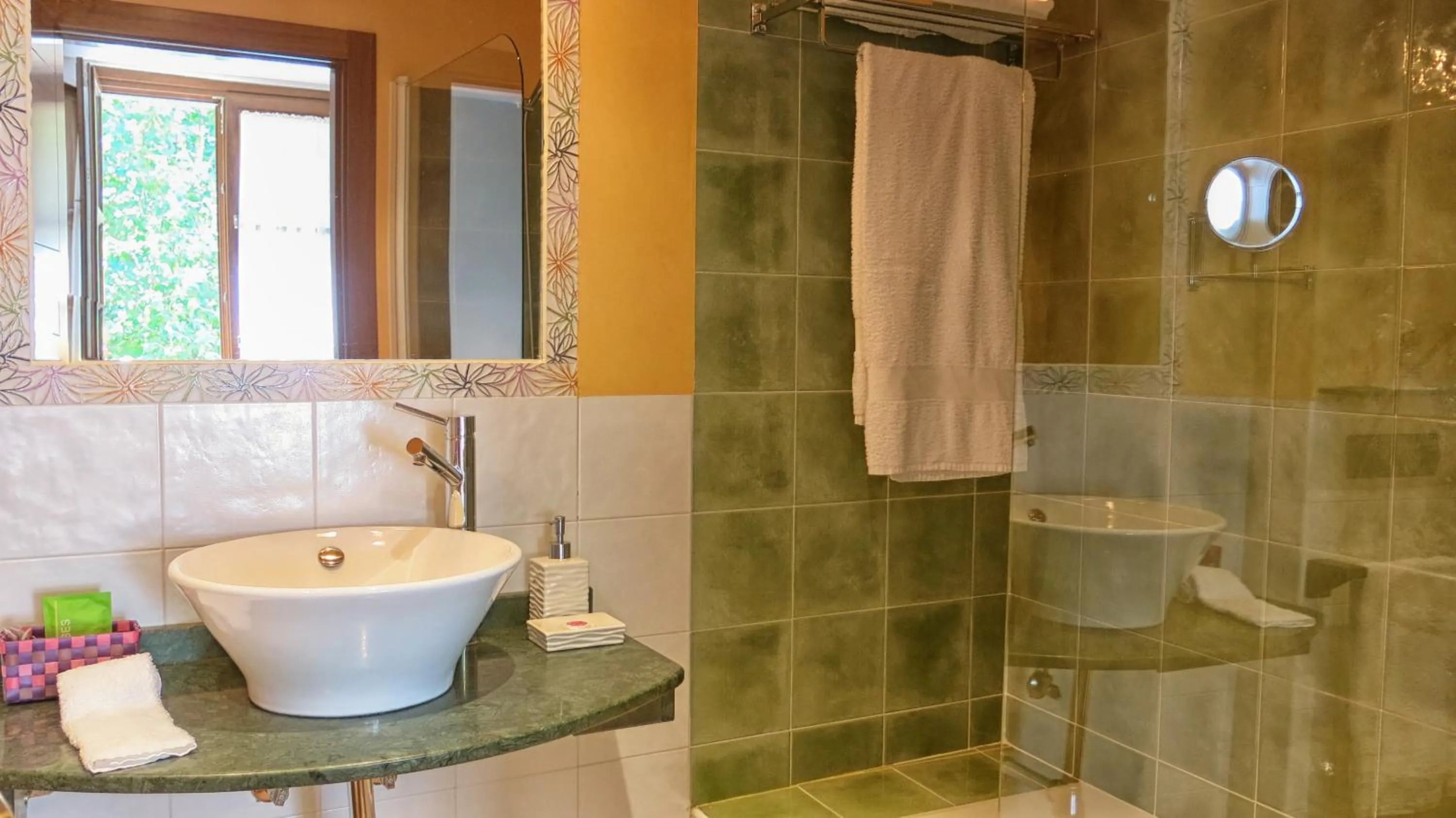 Bathroom in Hotel Valle del Silencio