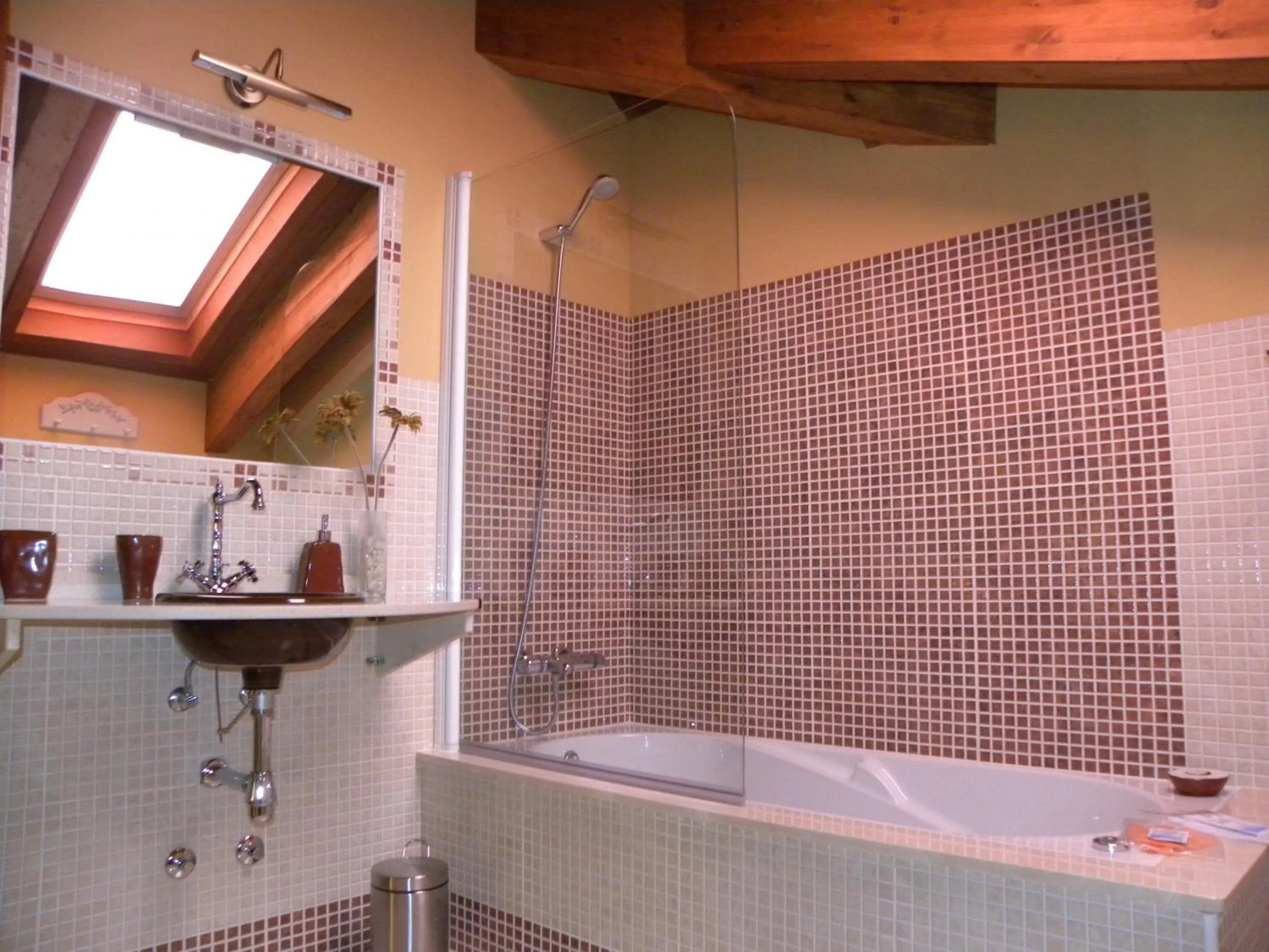 Hot Tub in Hotel Valle del Silencio