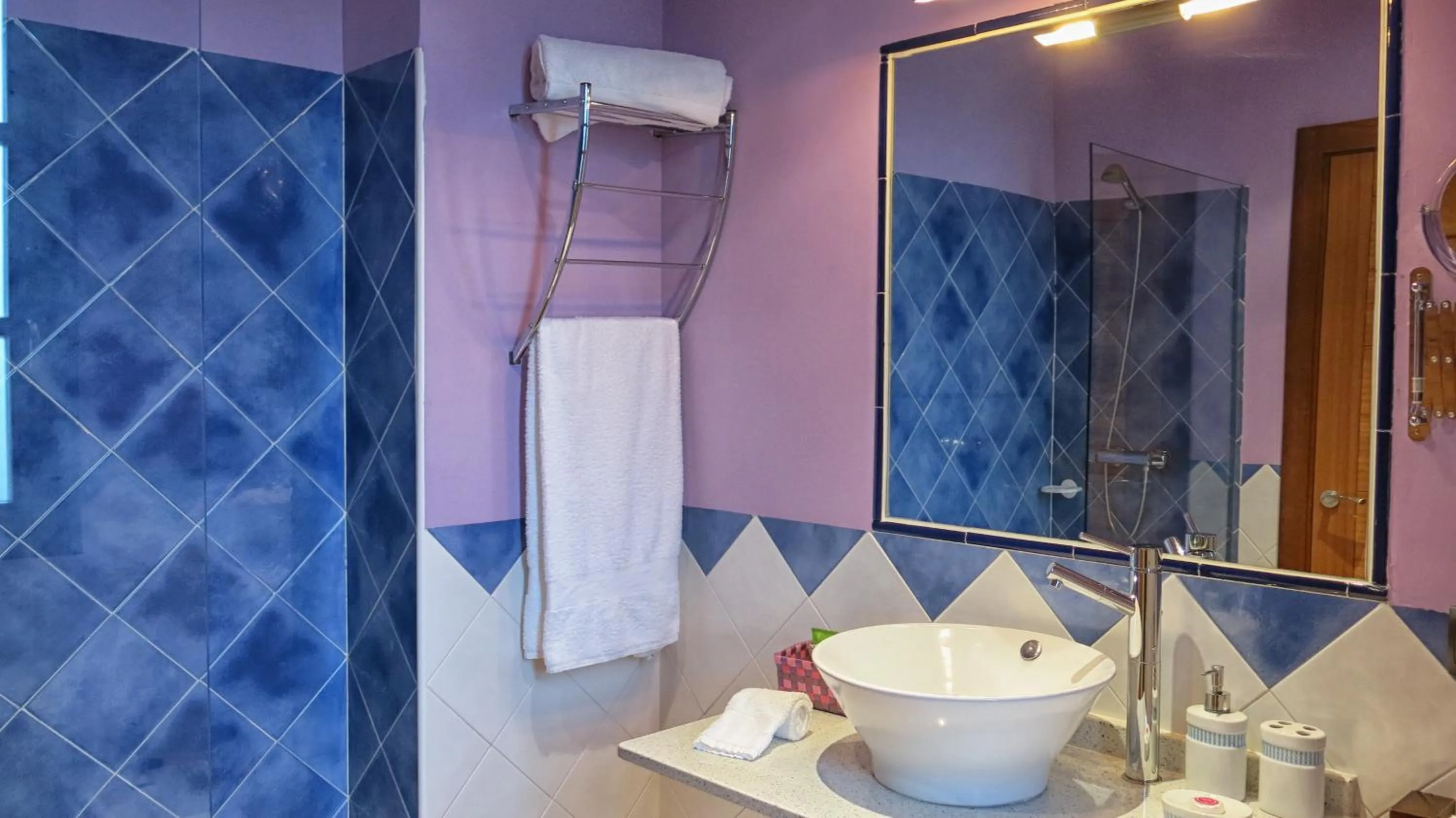 Bathroom in Hotel Valle del Silencio