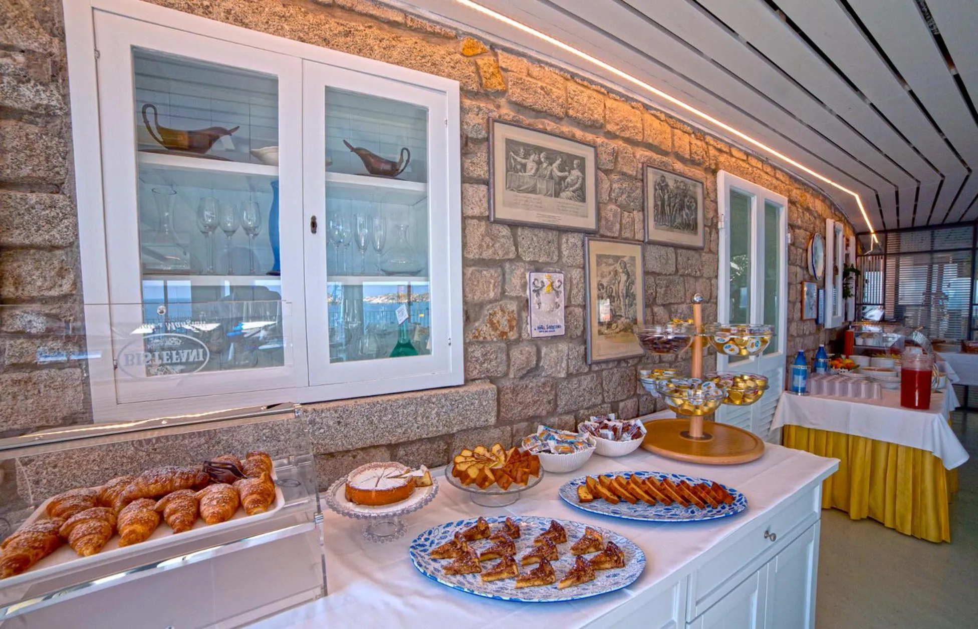 Breakfast in Hotel Saraceno