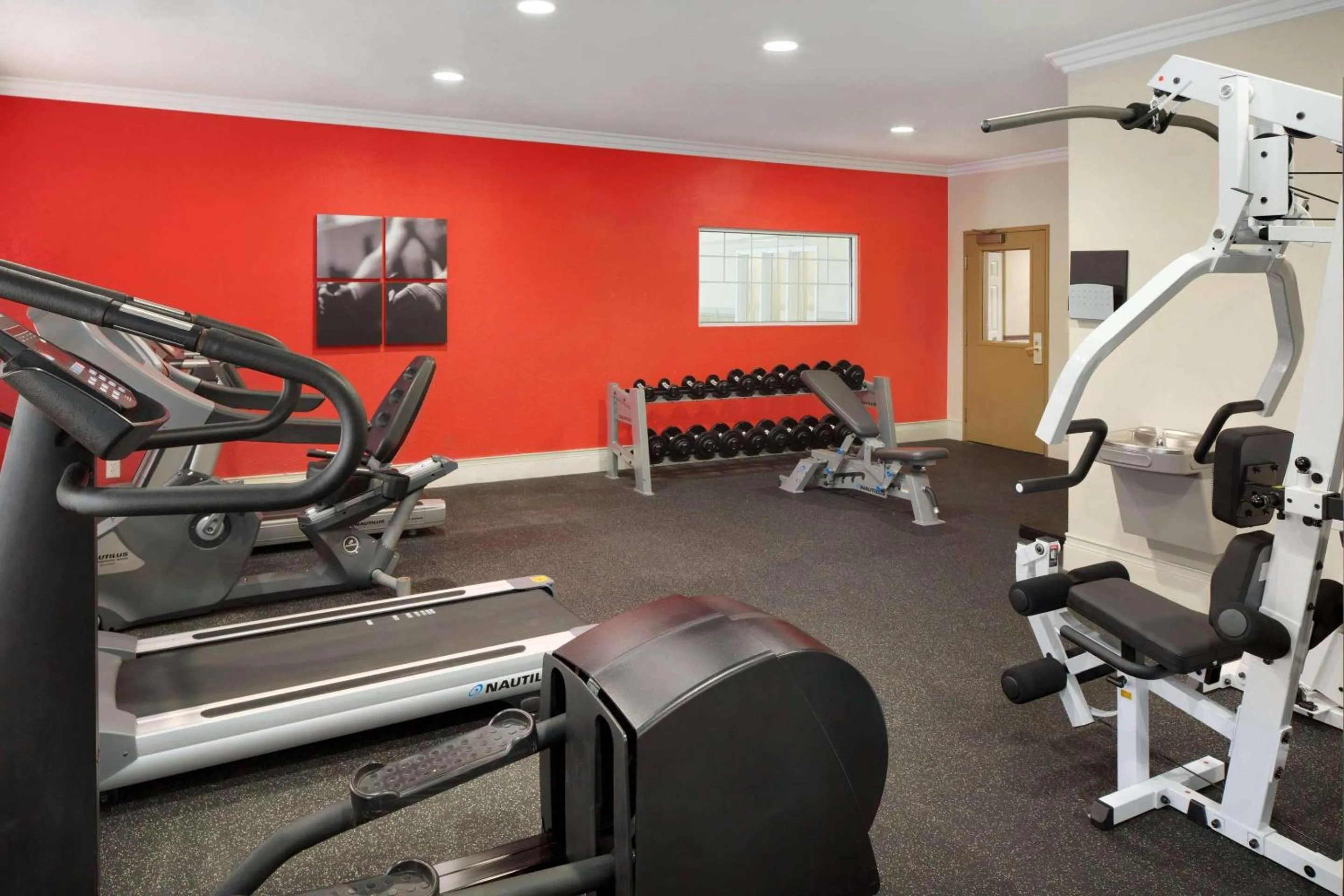 Fitness centre/facilities in Country Inn & Suites by Radisson, Champaign North, IL
