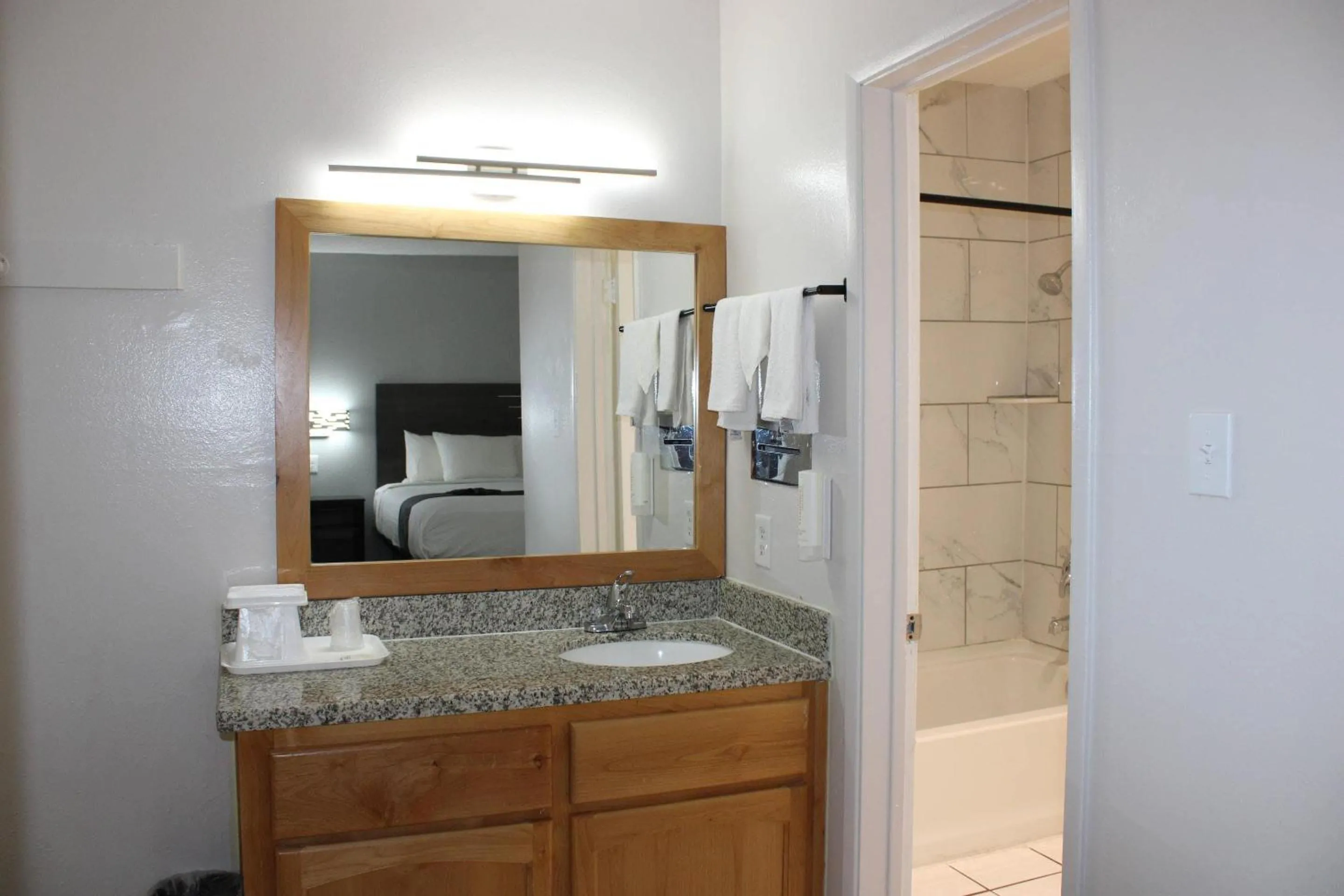 Bedroom in Rodeway Inn Yuma Downtown