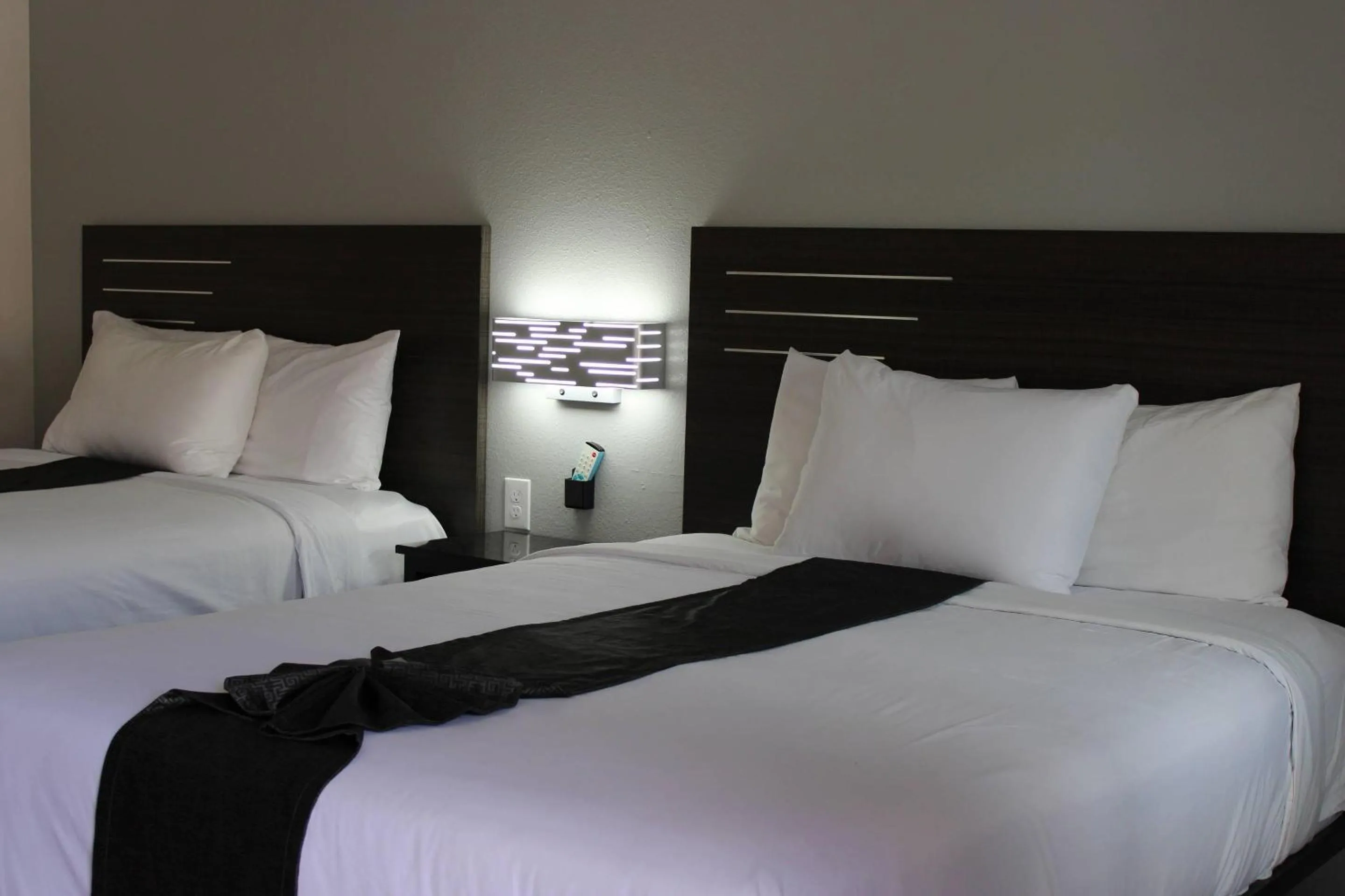 Bedroom, Bed in Rodeway Inn Yuma Downtown