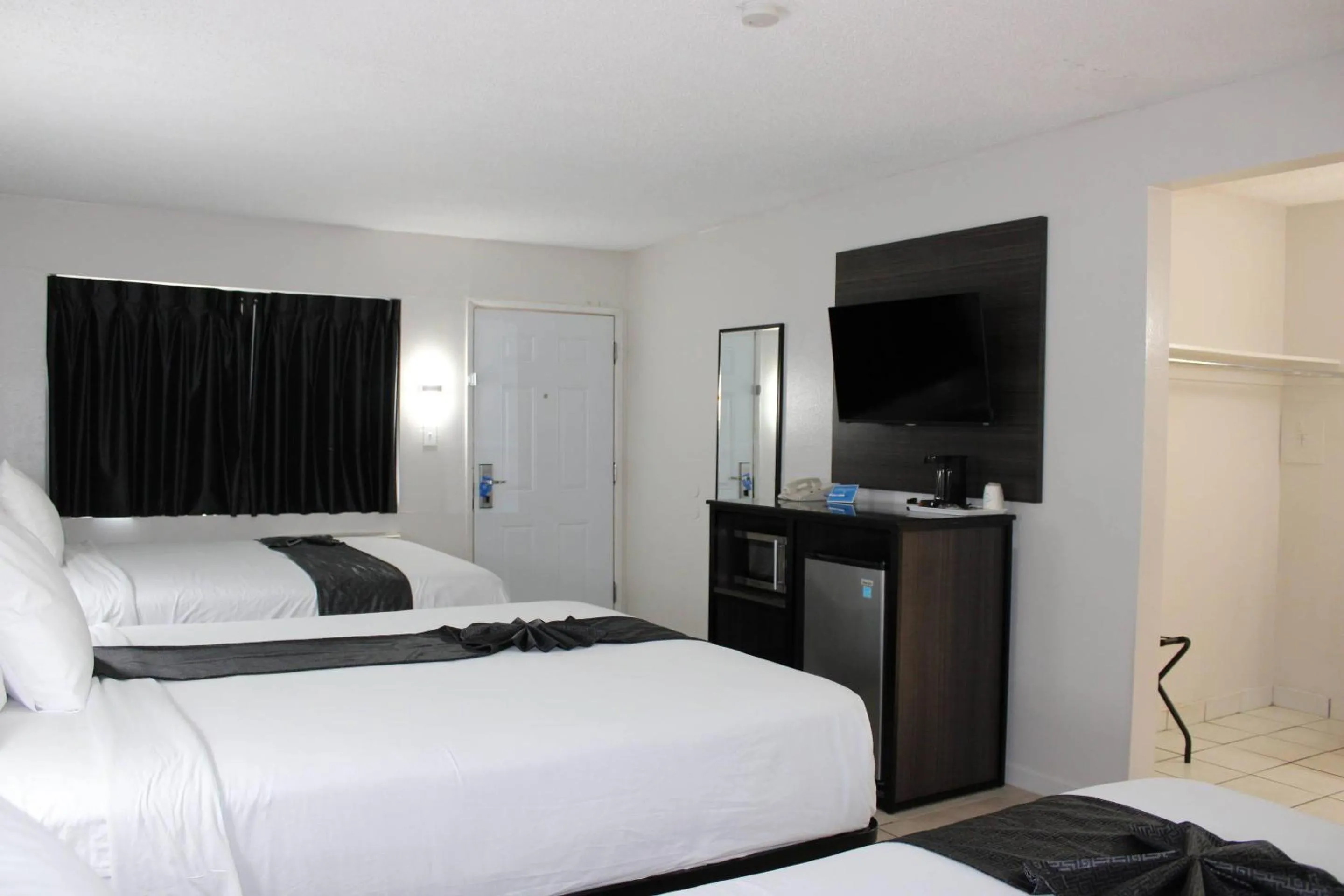 Bedroom, Bed in Rodeway Inn Yuma Downtown