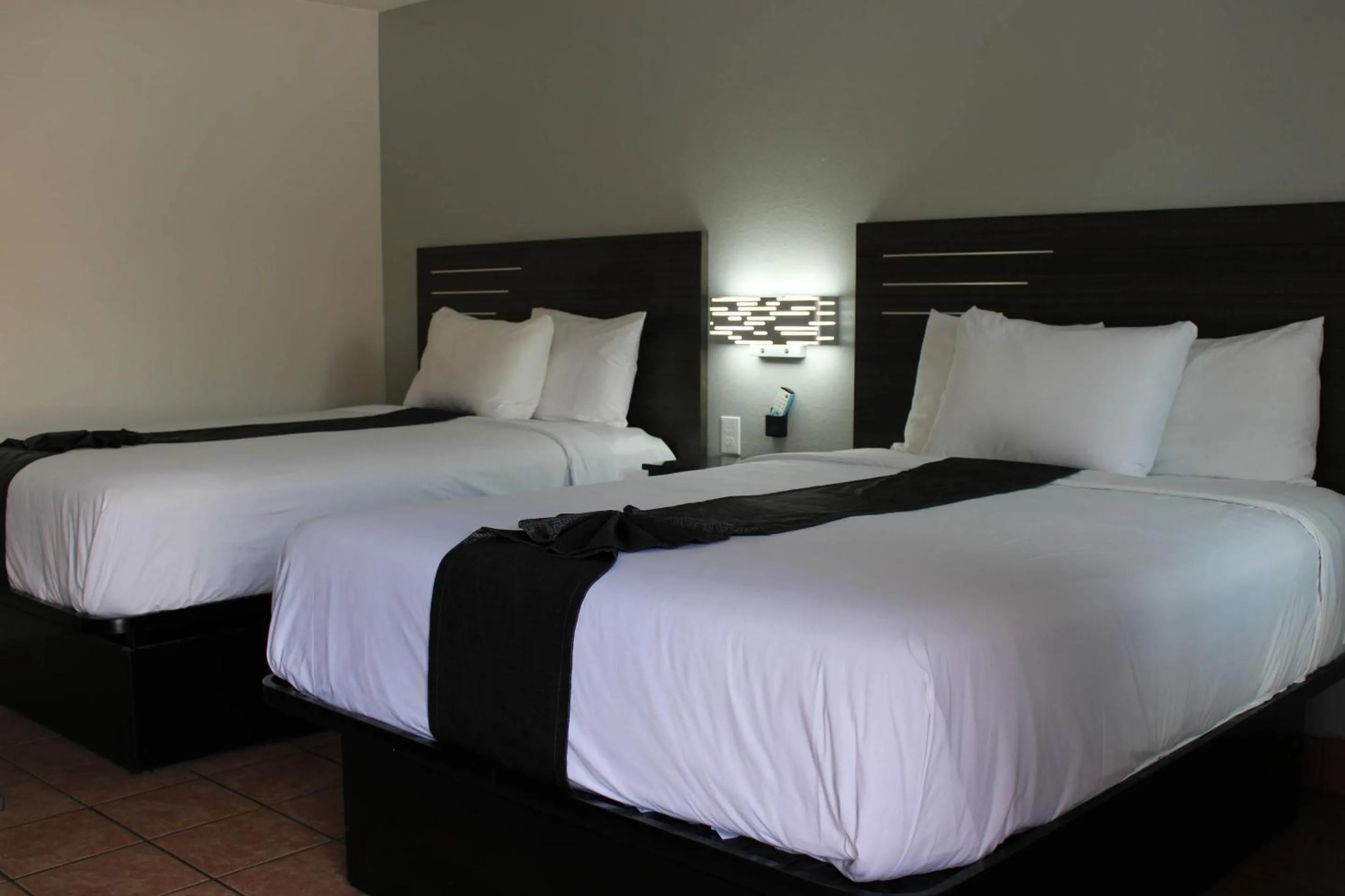 Bedroom, Bed in Rodeway Inn Yuma Downtown