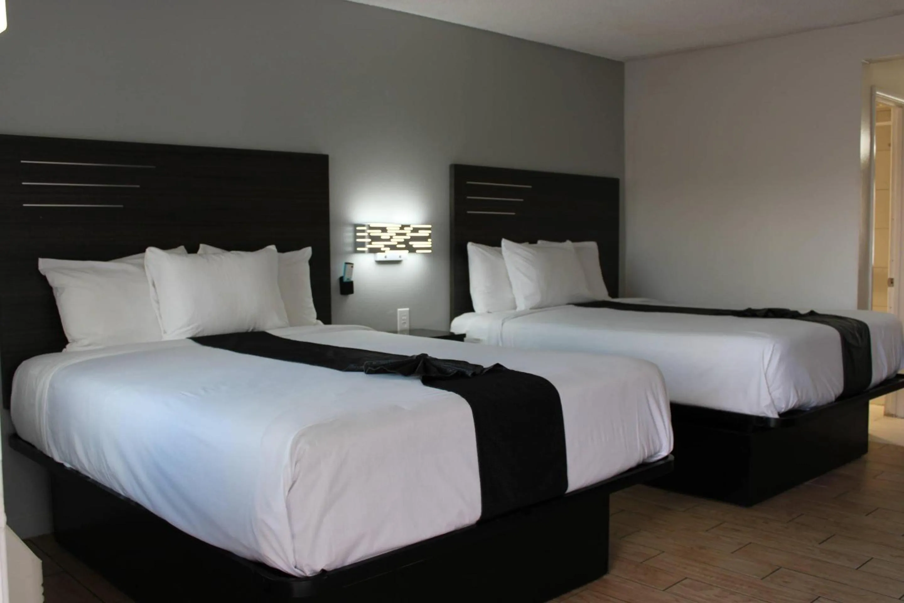 Bedroom, Bed in Rodeway Inn Yuma Downtown