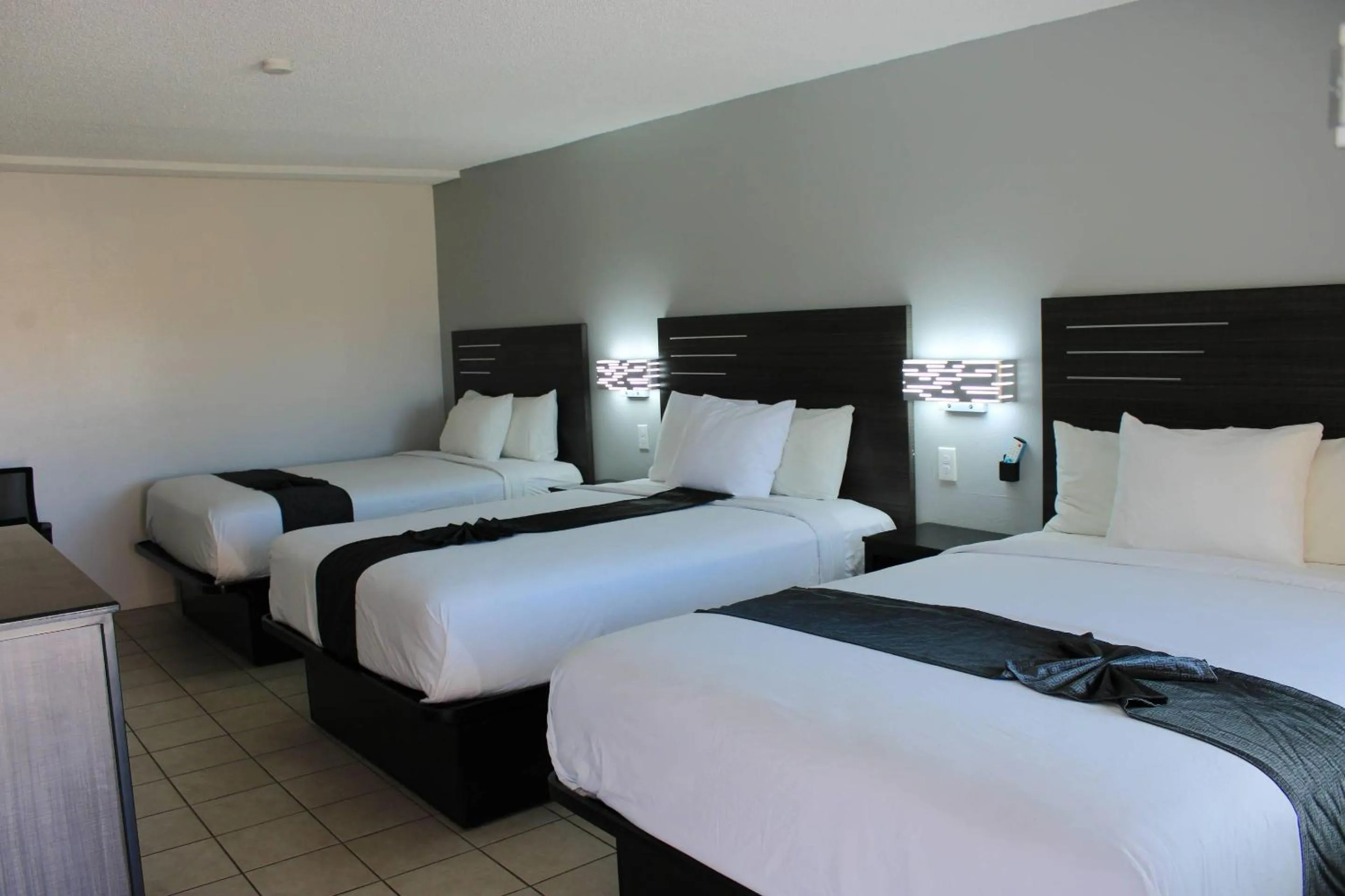 Bedroom, Bed in Rodeway Inn Yuma Downtown