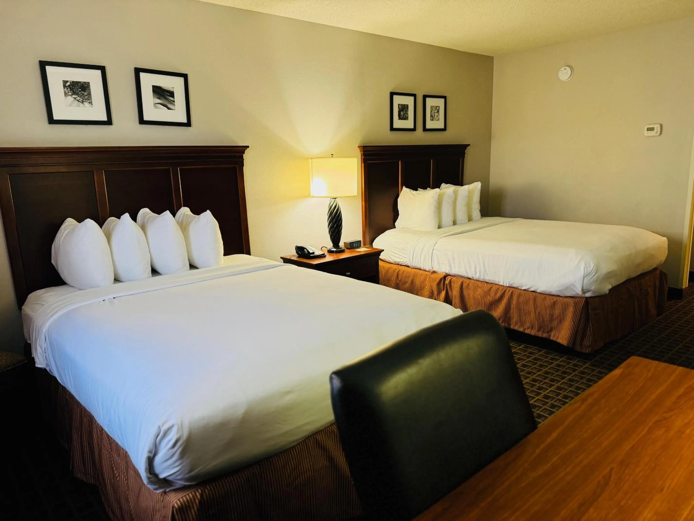Bedroom, Bed in Country Inn & Suites by Radisson, Lawrenceville near Northside