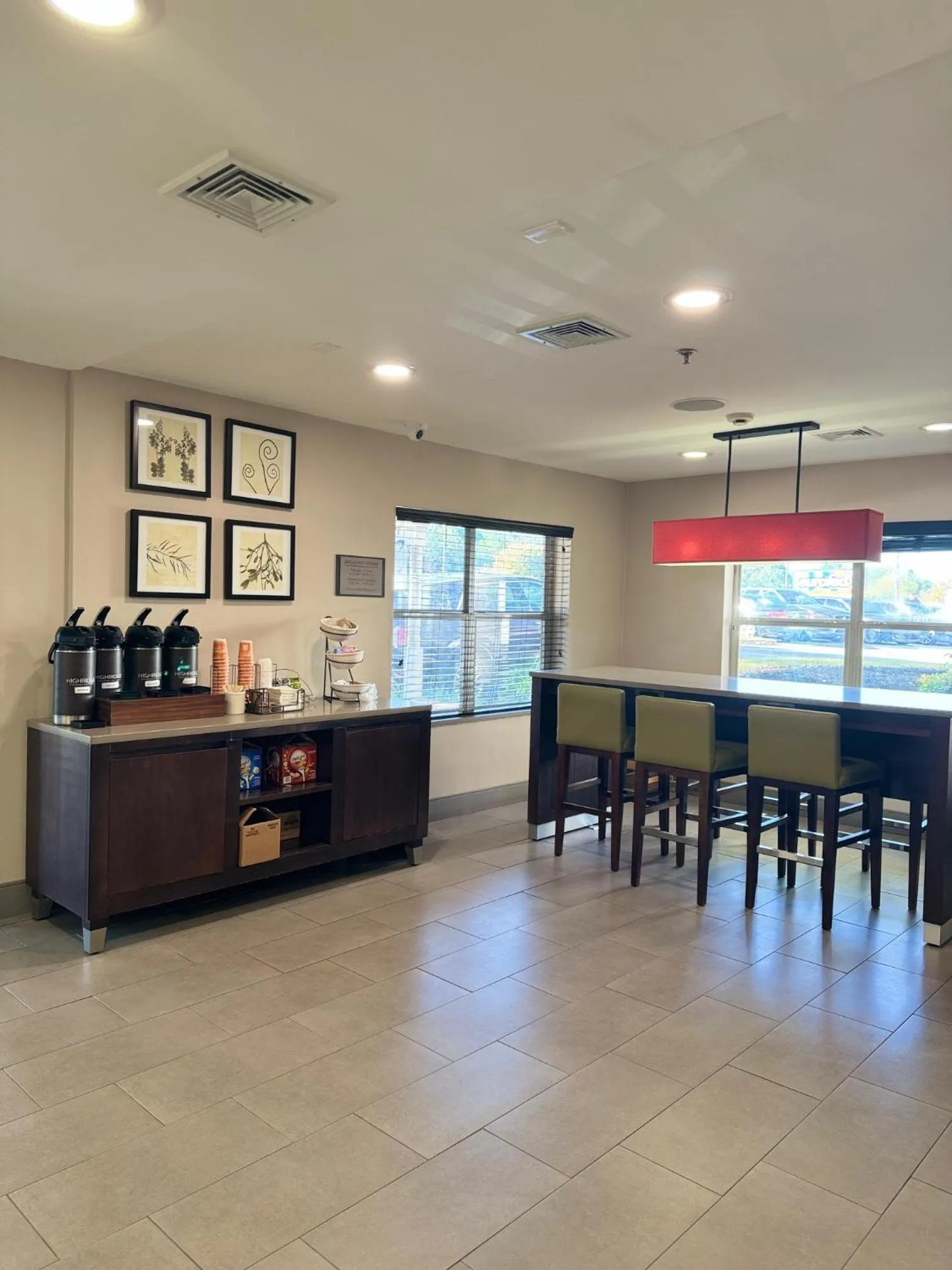 Coffee/tea facilities in Country Inn & Suites by Radisson, Lawrenceville near Northside