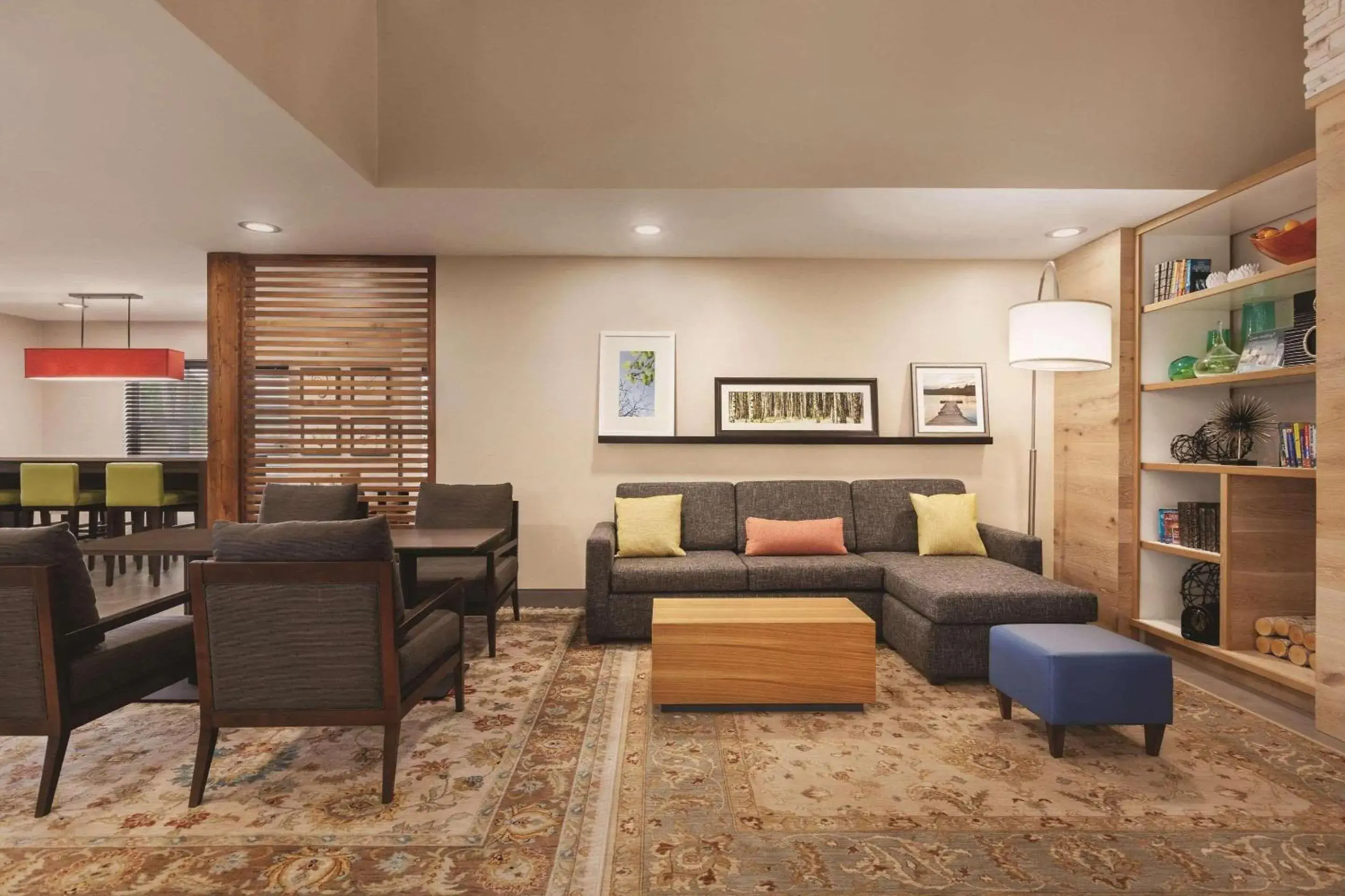 Lobby or reception in Country Inn & Suites by Radisson, Lawrenceville near Northside Hospital Gwinnett Lobby or reception in Country Inn & Suites by Radisson, Lawrenceville near Northside Hospital Gwinnett