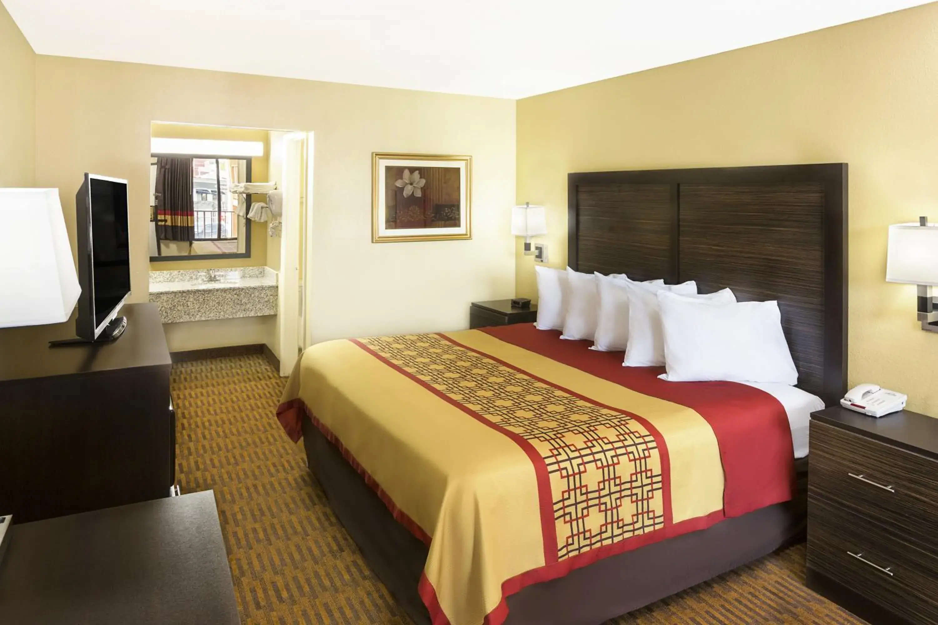 Photo of the whole room, Bed in Days Inn by Wyndham Columbus-North Fort Moore Photo of the whole room, Bed in Days Inn by Wyndham Columbus-North Fort Moore