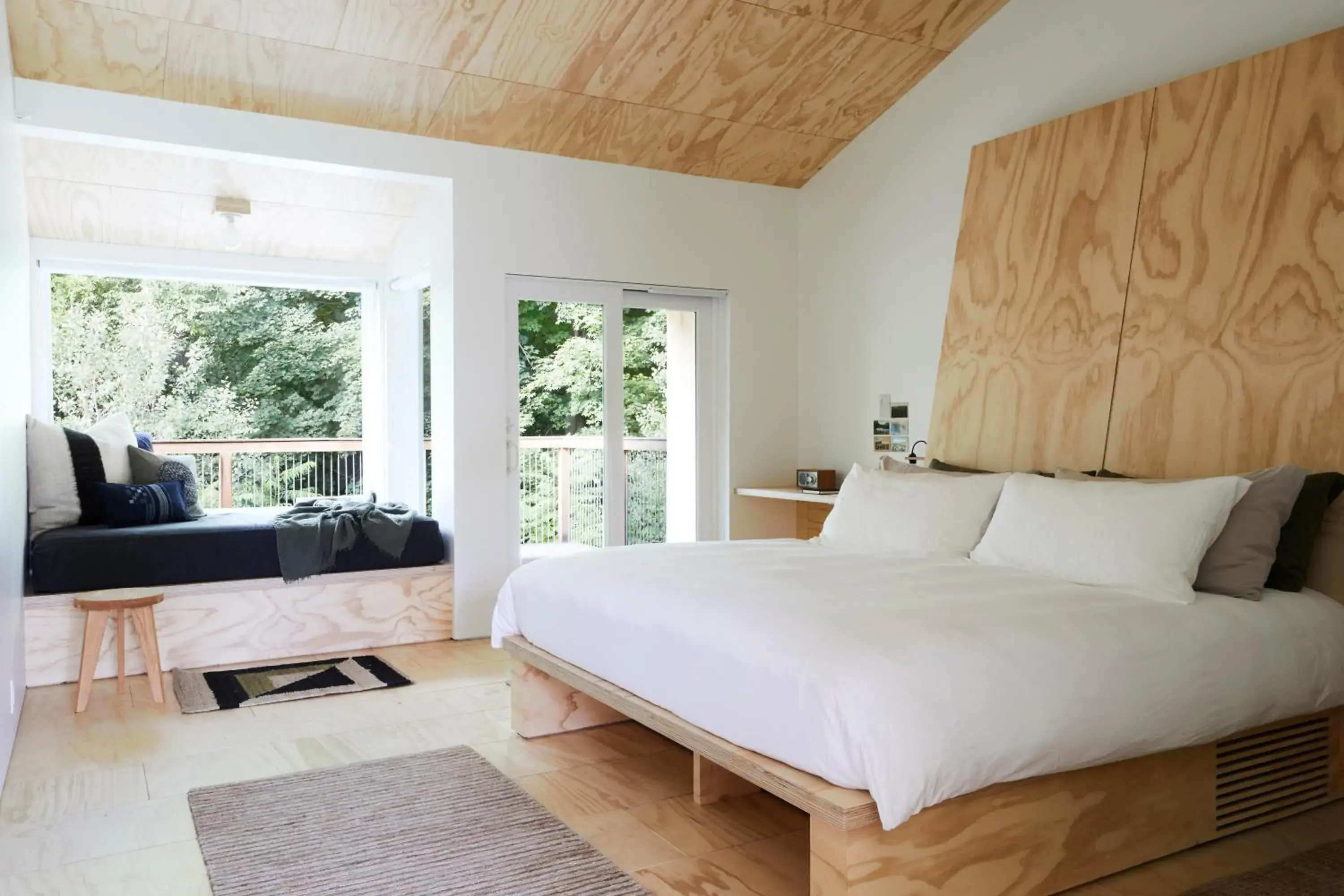 King Room with Balcony in Tourists King Room with Balcony in Tourists