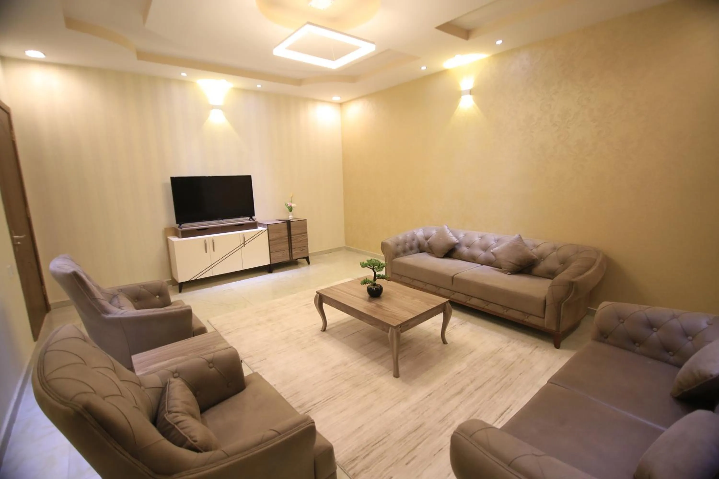 Property building in Four Seasons Estate