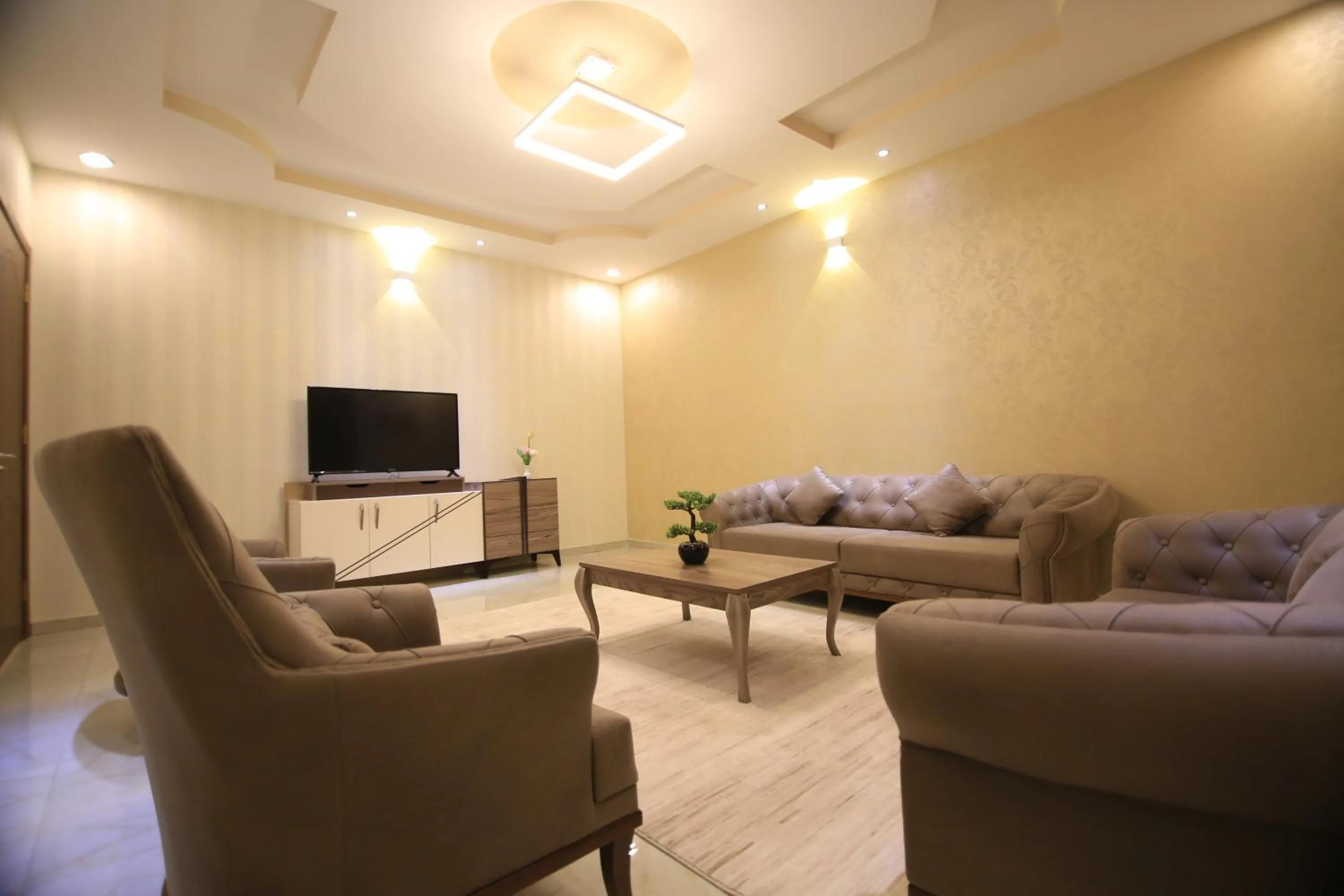 Seating area in Four Seasons Estate