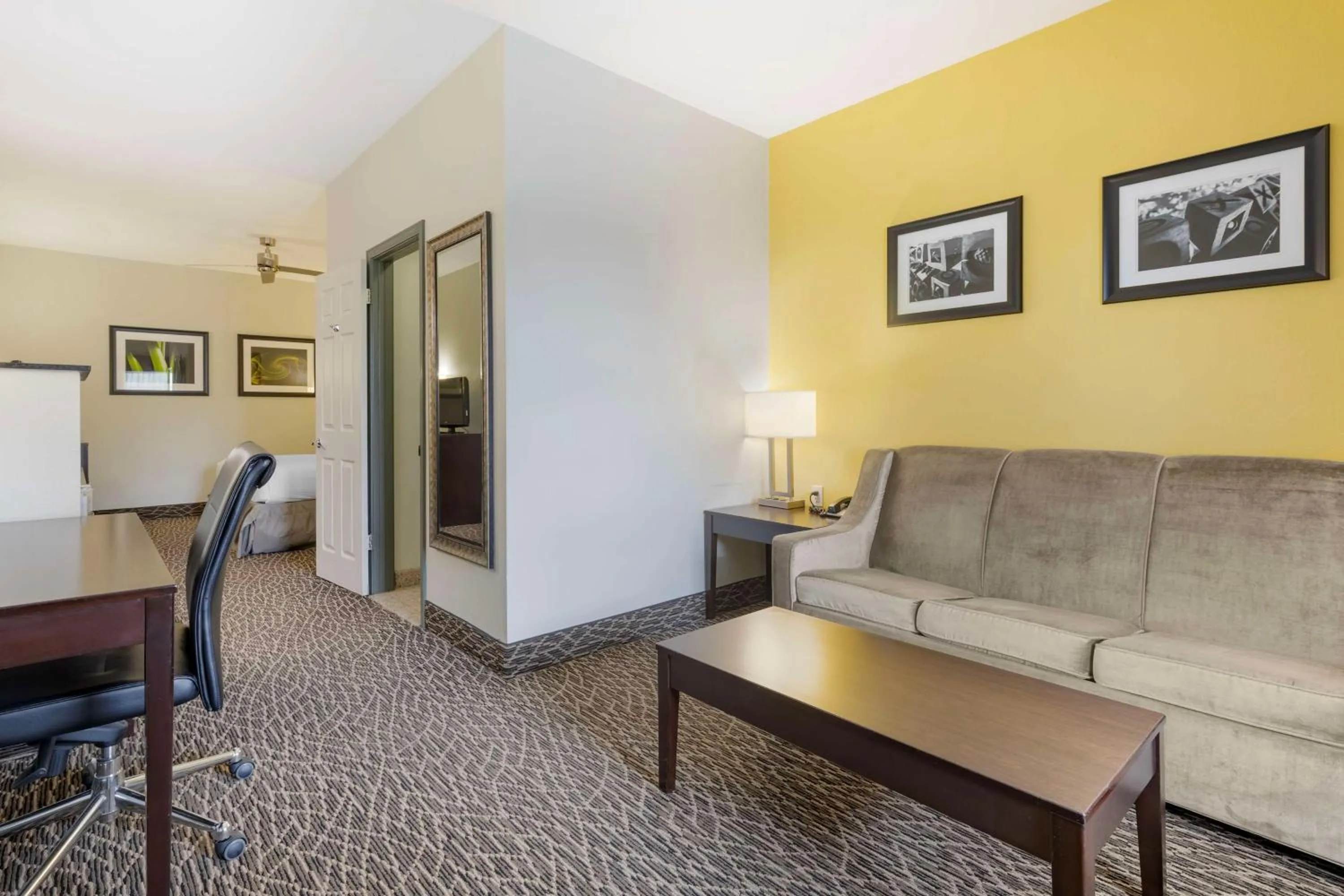 Photo of the whole room in Best Western West Monroe Inn