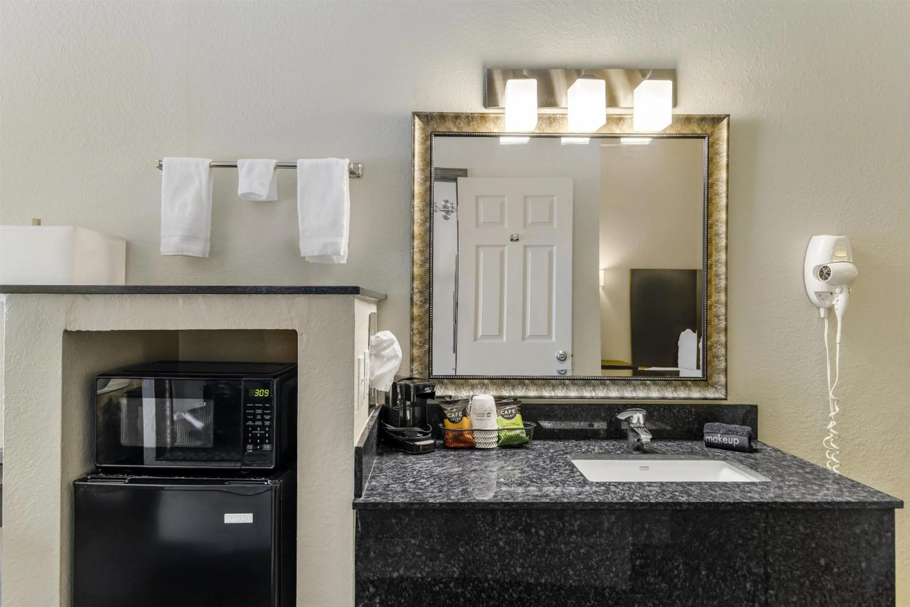 Bathroom in Best Western West Monroe Inn