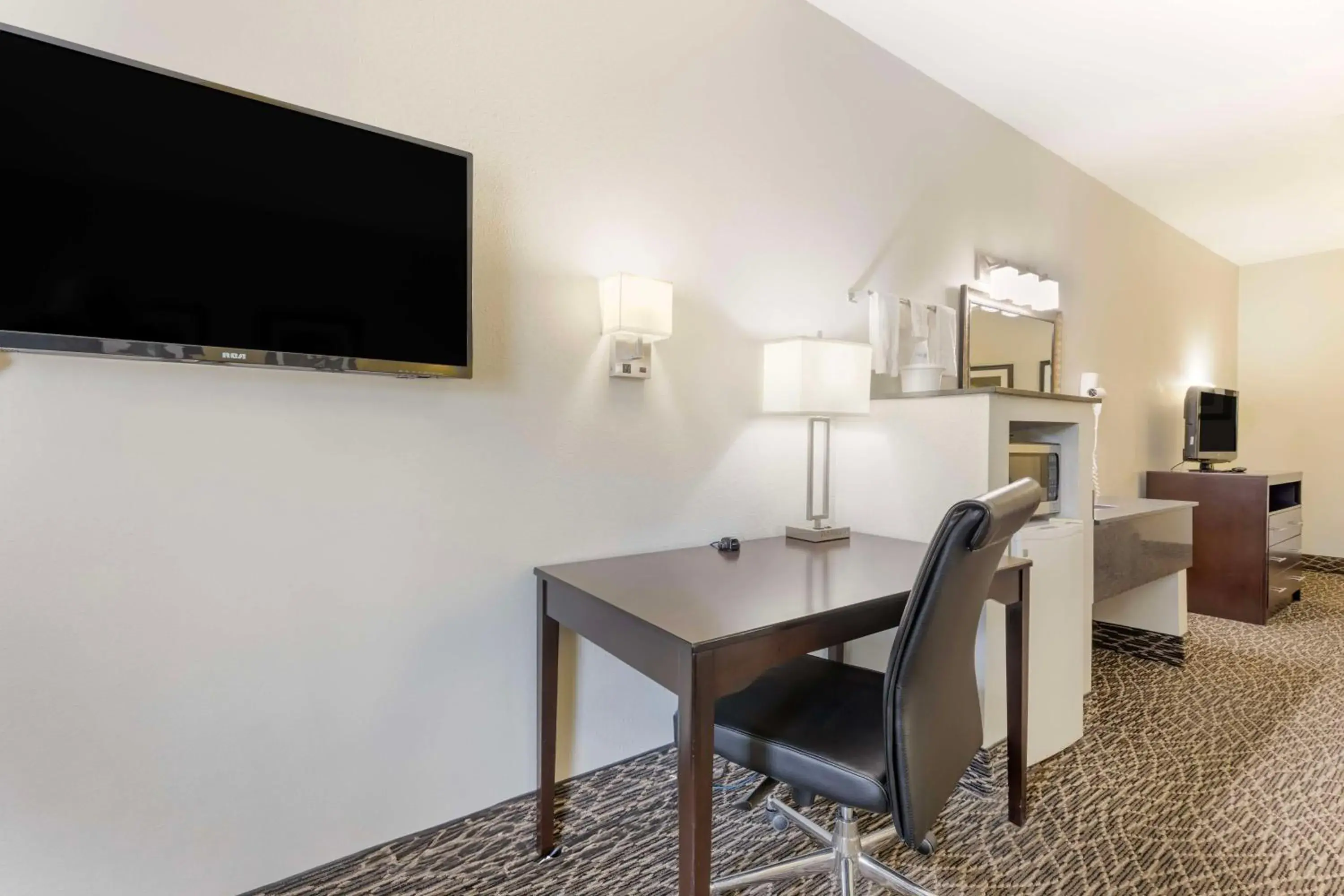 Photo of the whole room in Best Western West Monroe Inn Photo of the whole room in Best Western West Monroe Inn