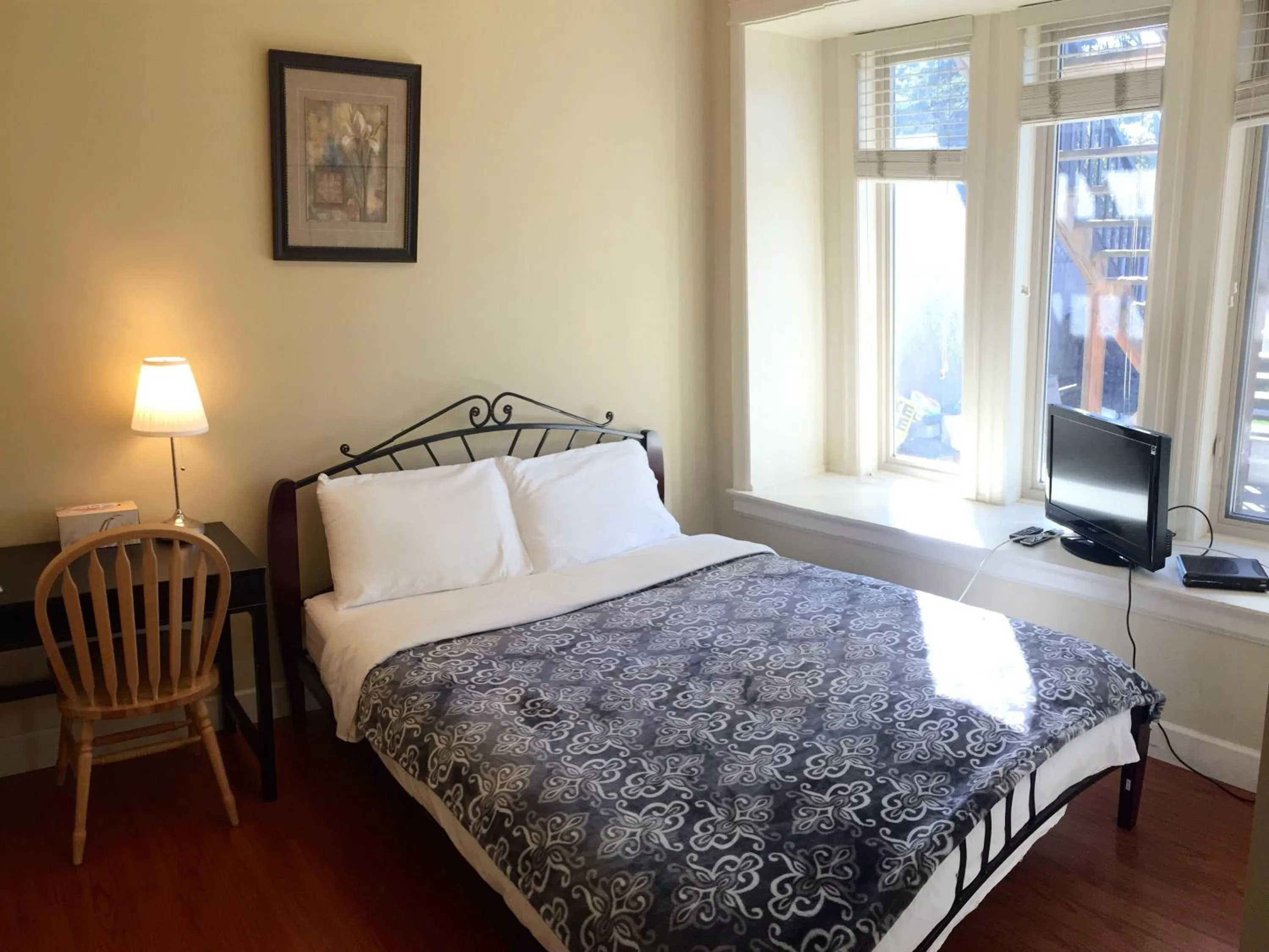 Day, Bed in Imperial House