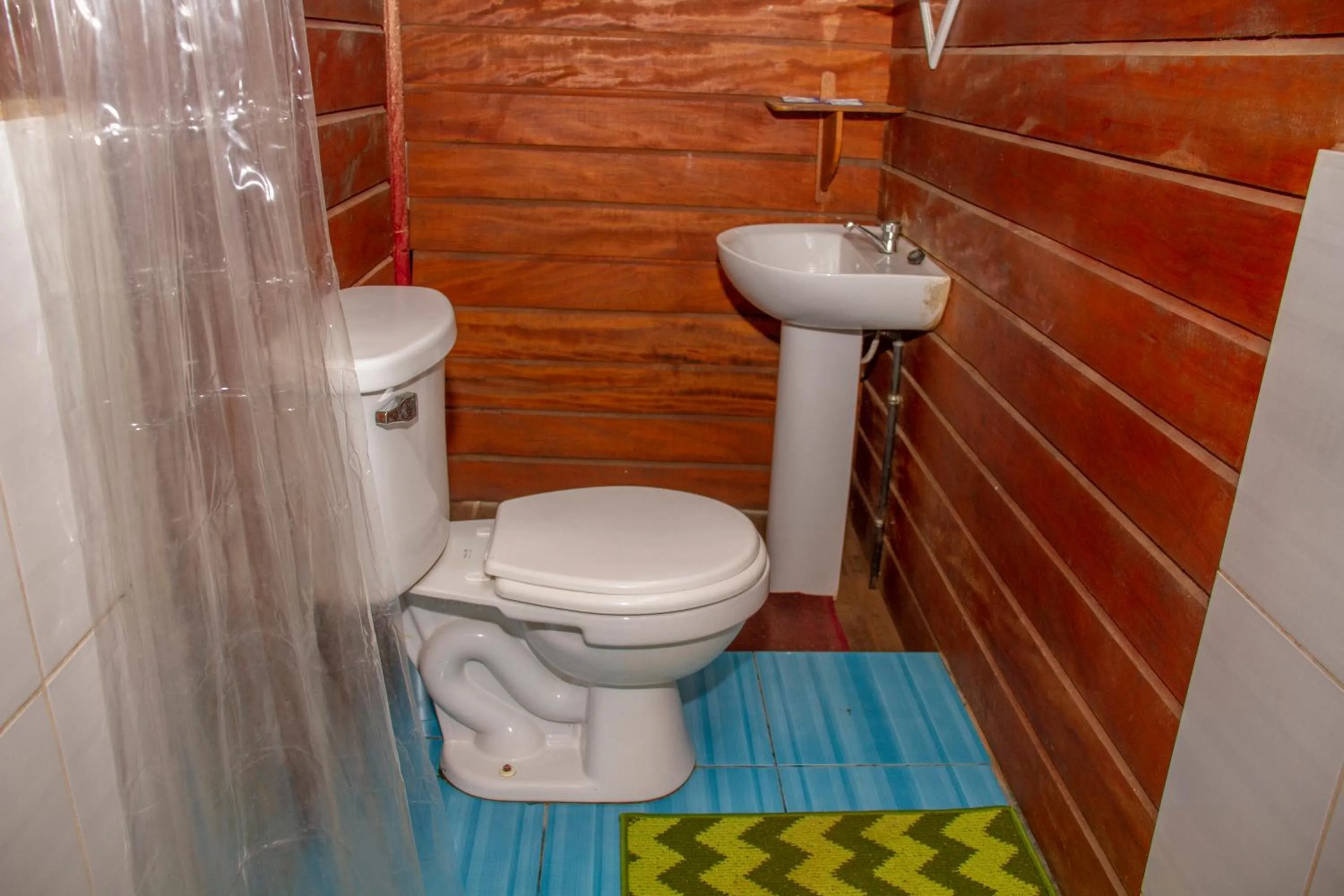Bathroom in Tambopata River