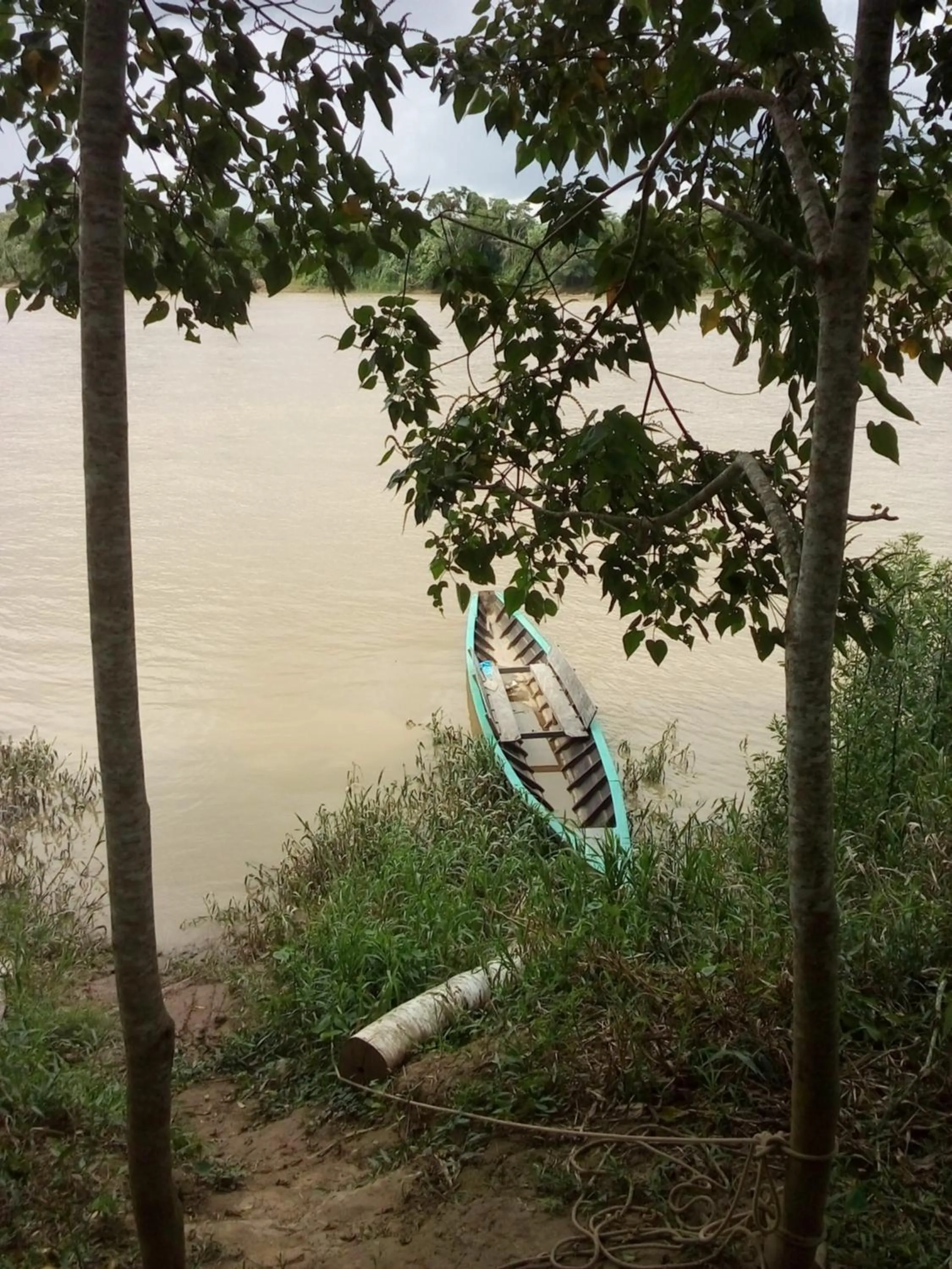 Fishing in Tambopata River