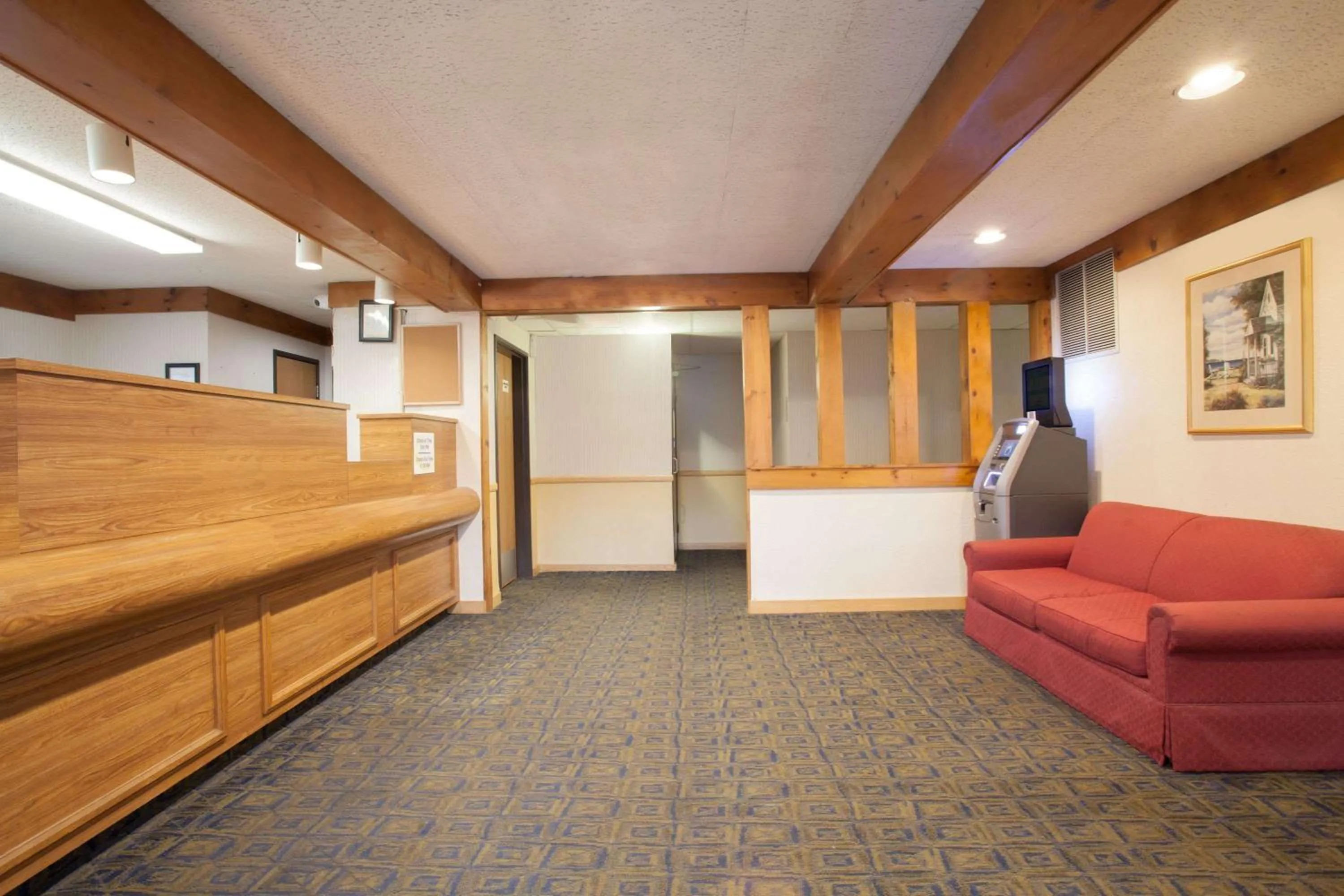 Lobby or reception in Super 8 by Wyndham Oneonta/Cooperstown