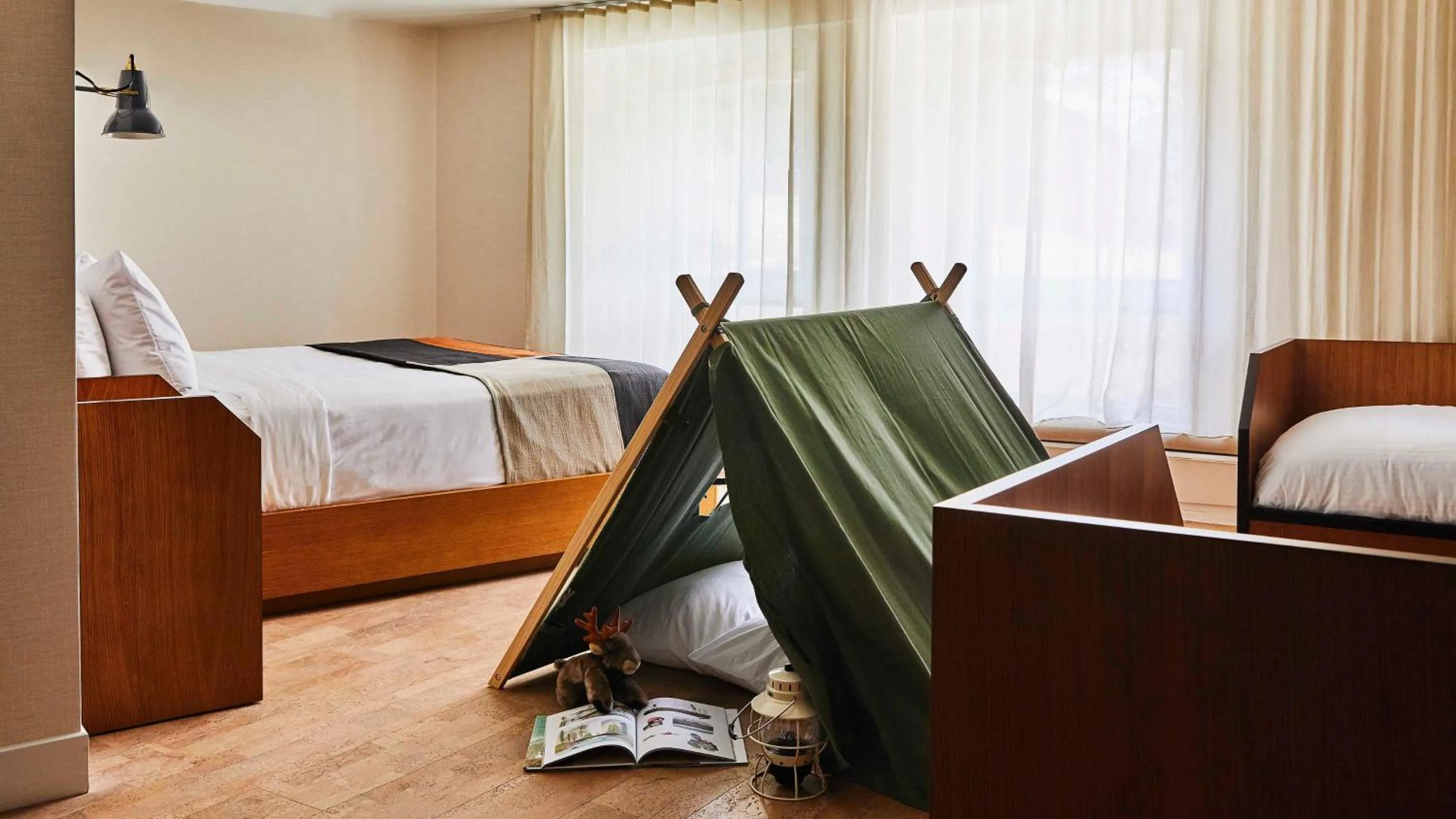 Activities, Bed in Trailborn Rocky Mountains