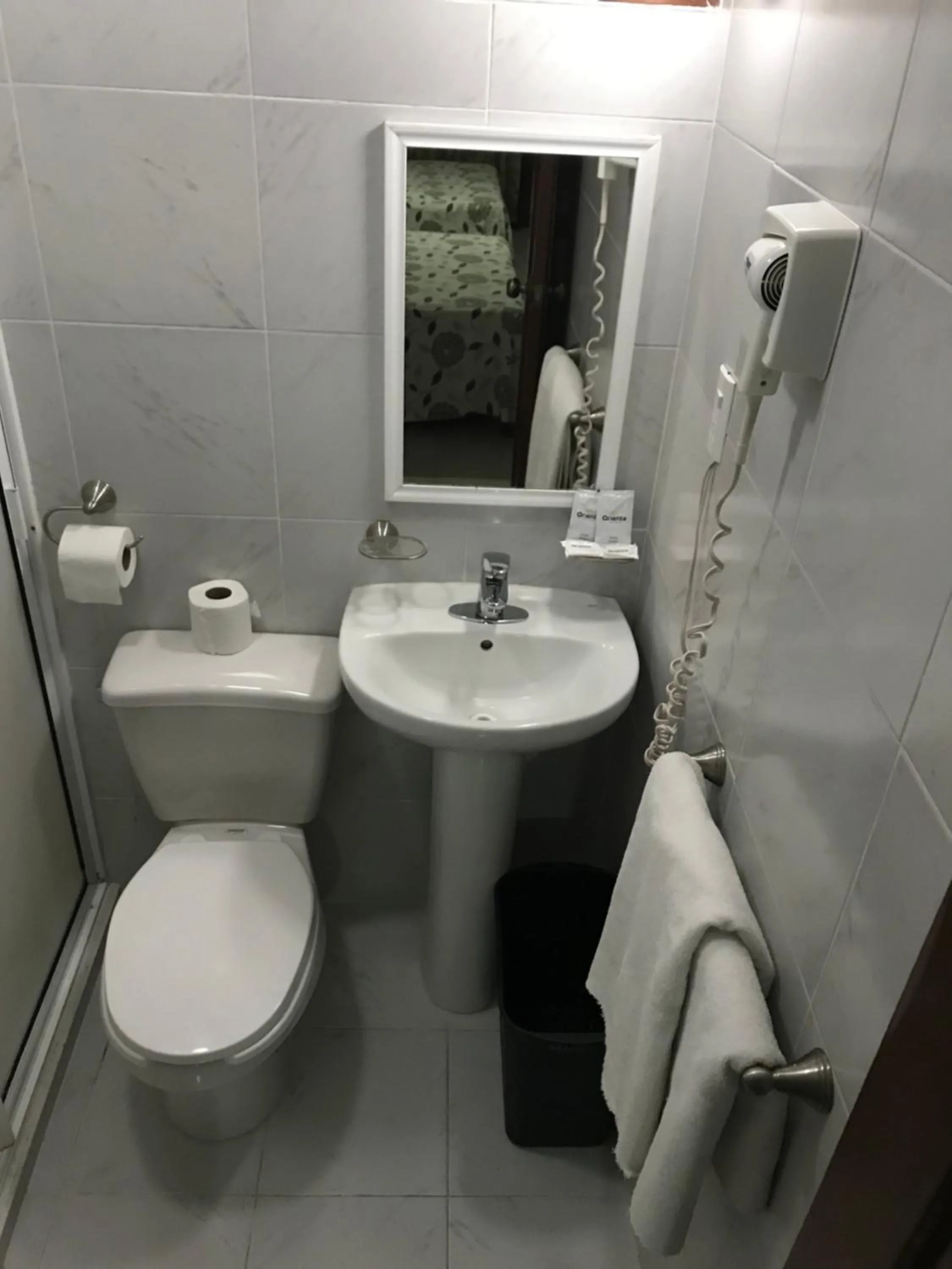 Bathroom in Hotel Oriente
