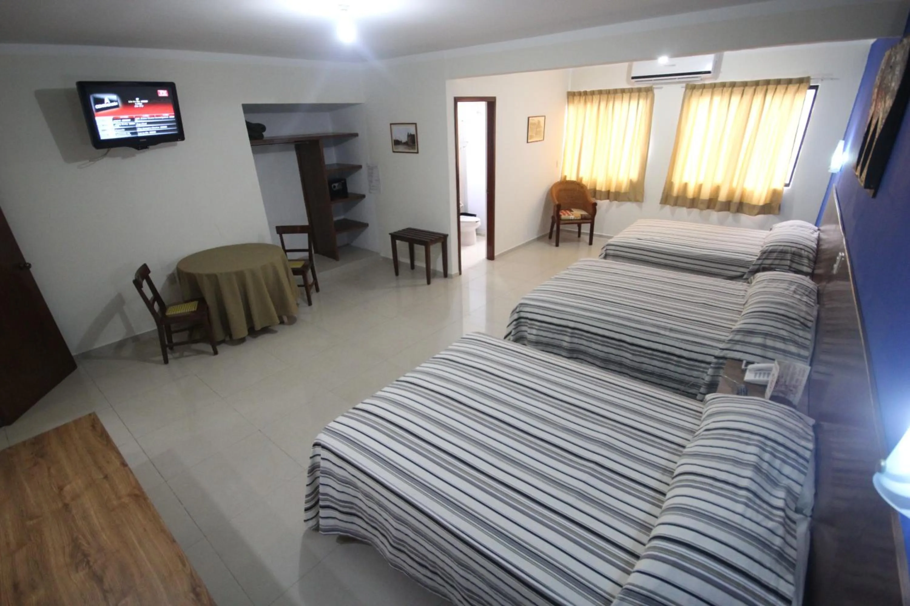 Photo of the whole room, Bed in Hotel Oriente