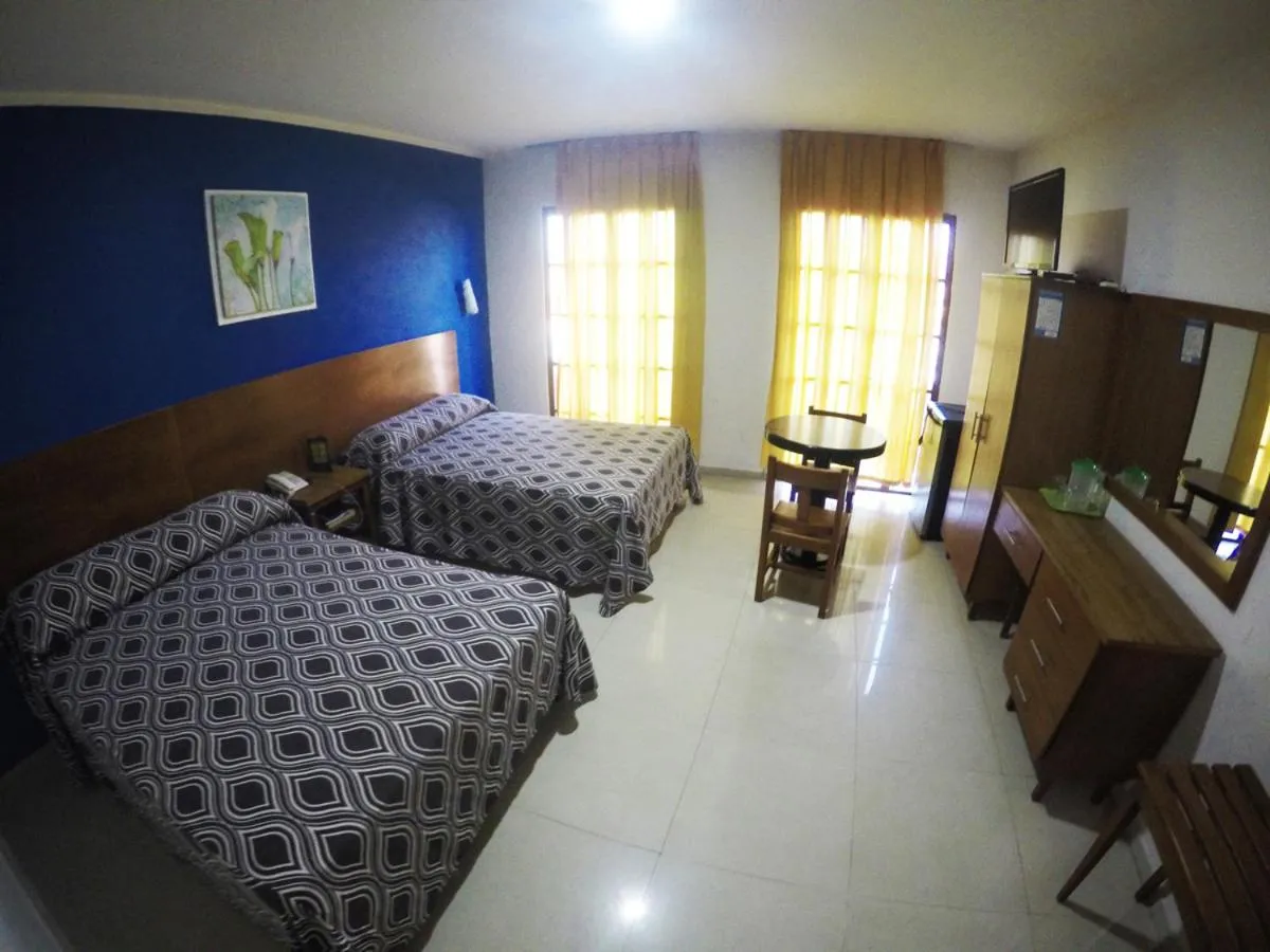 Staff, Bed in Hotel Oriente