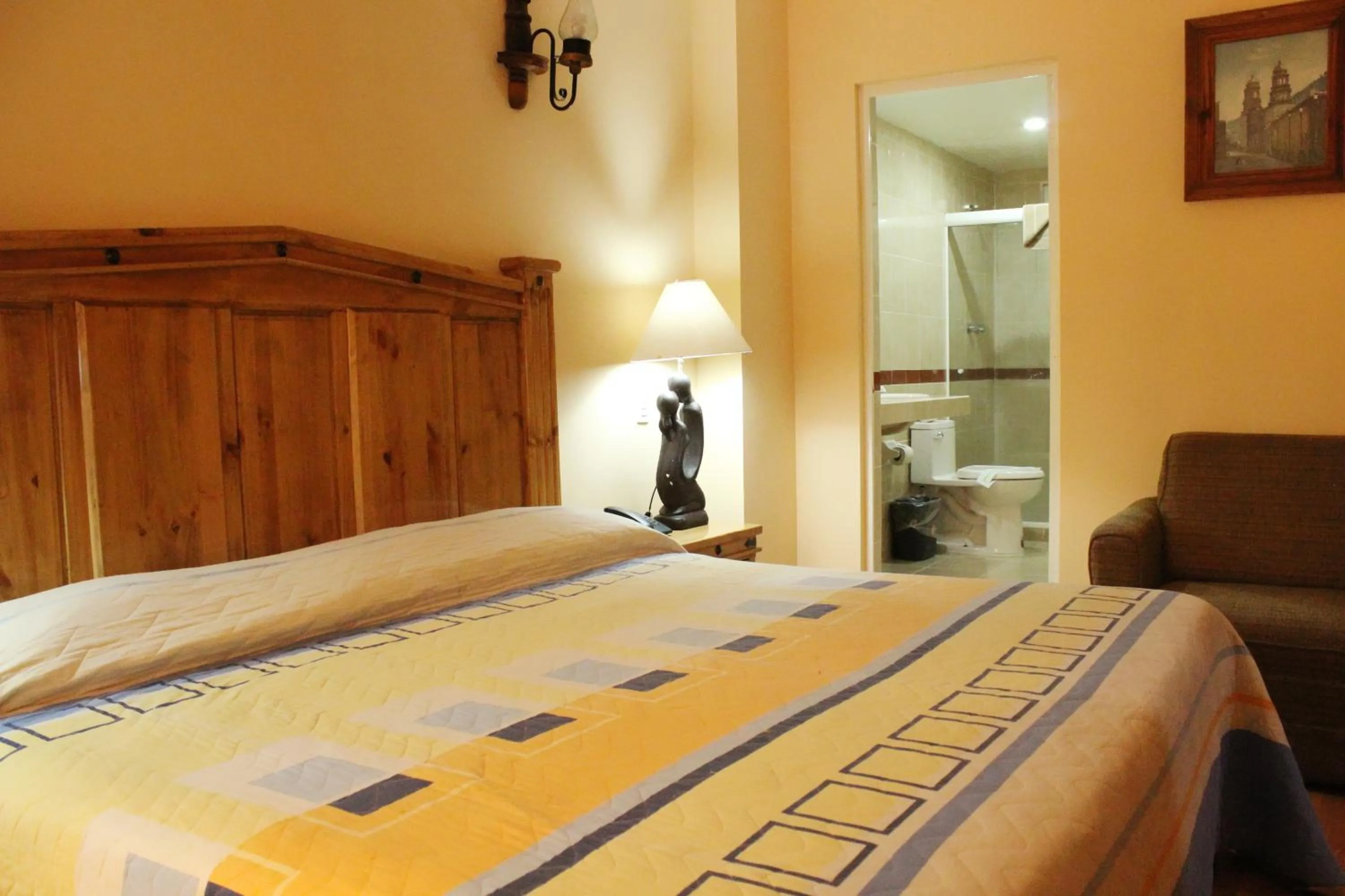 Photo of the whole room, Bed in Meson de la Merced