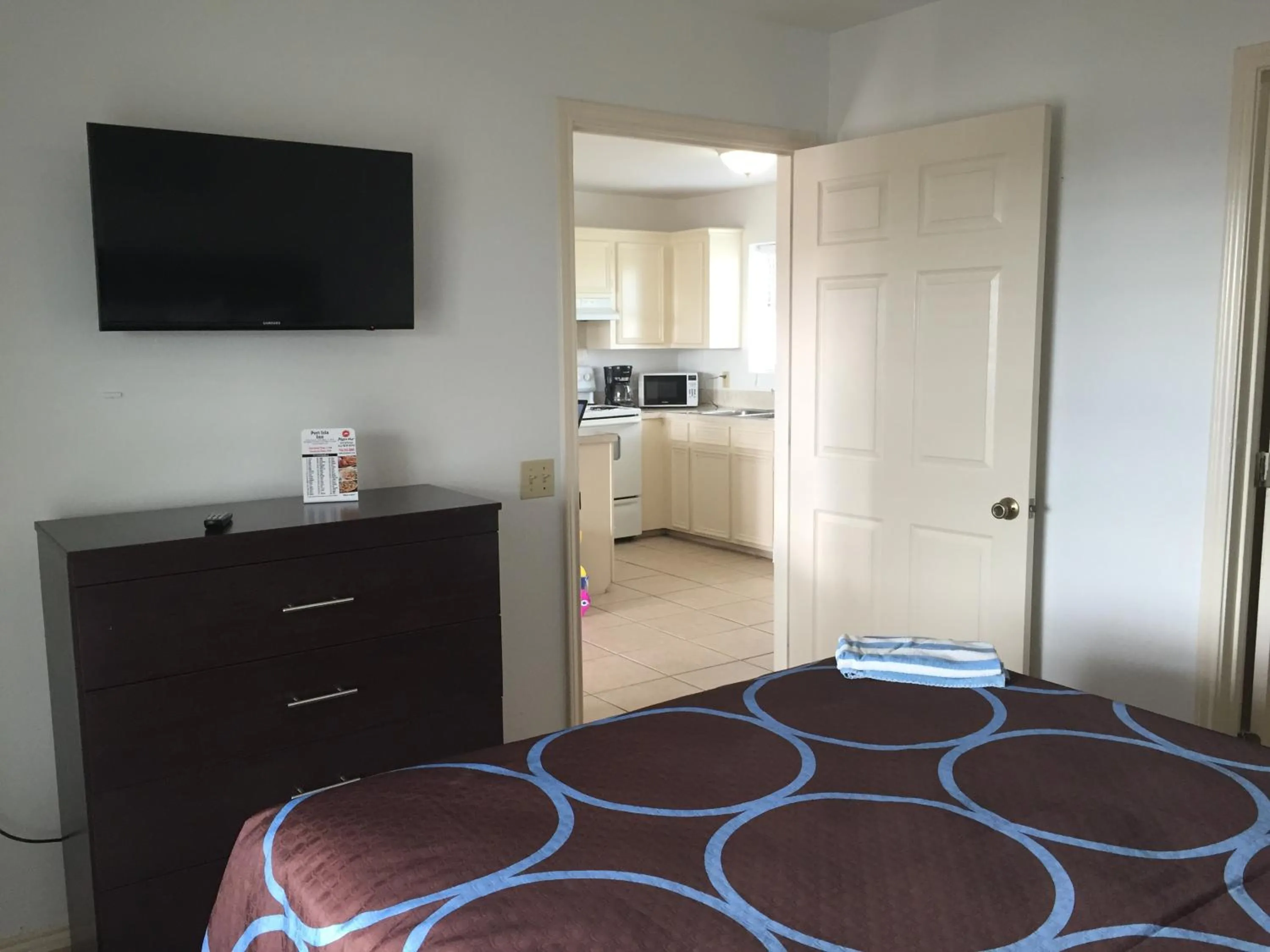 Decorative detail in Port Isla Inn