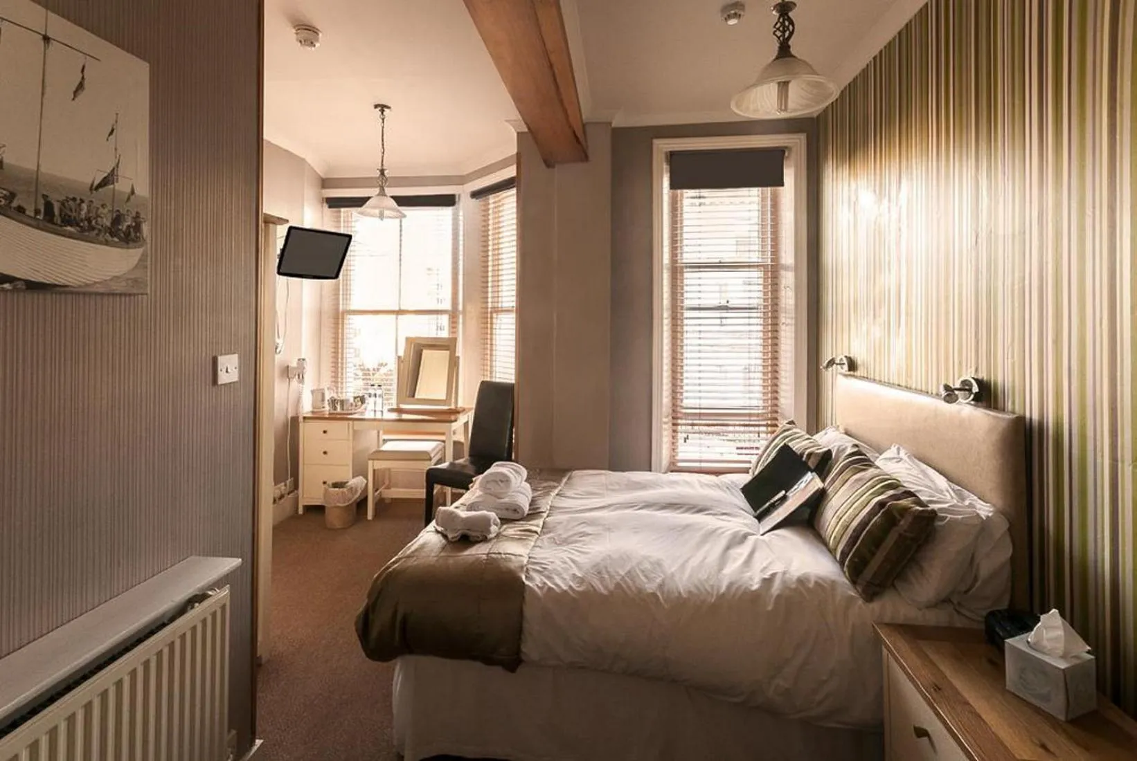 Bedroom, Bed in The Mowbray