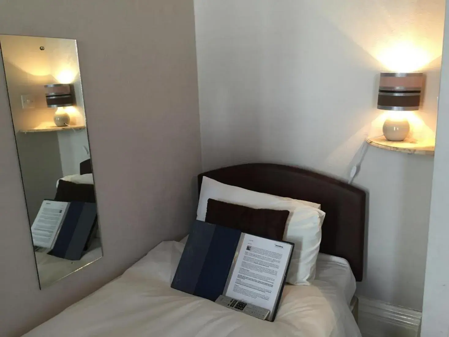 Bedroom, Bed in The Mowbray Bedroom, Bed in The Mowbray