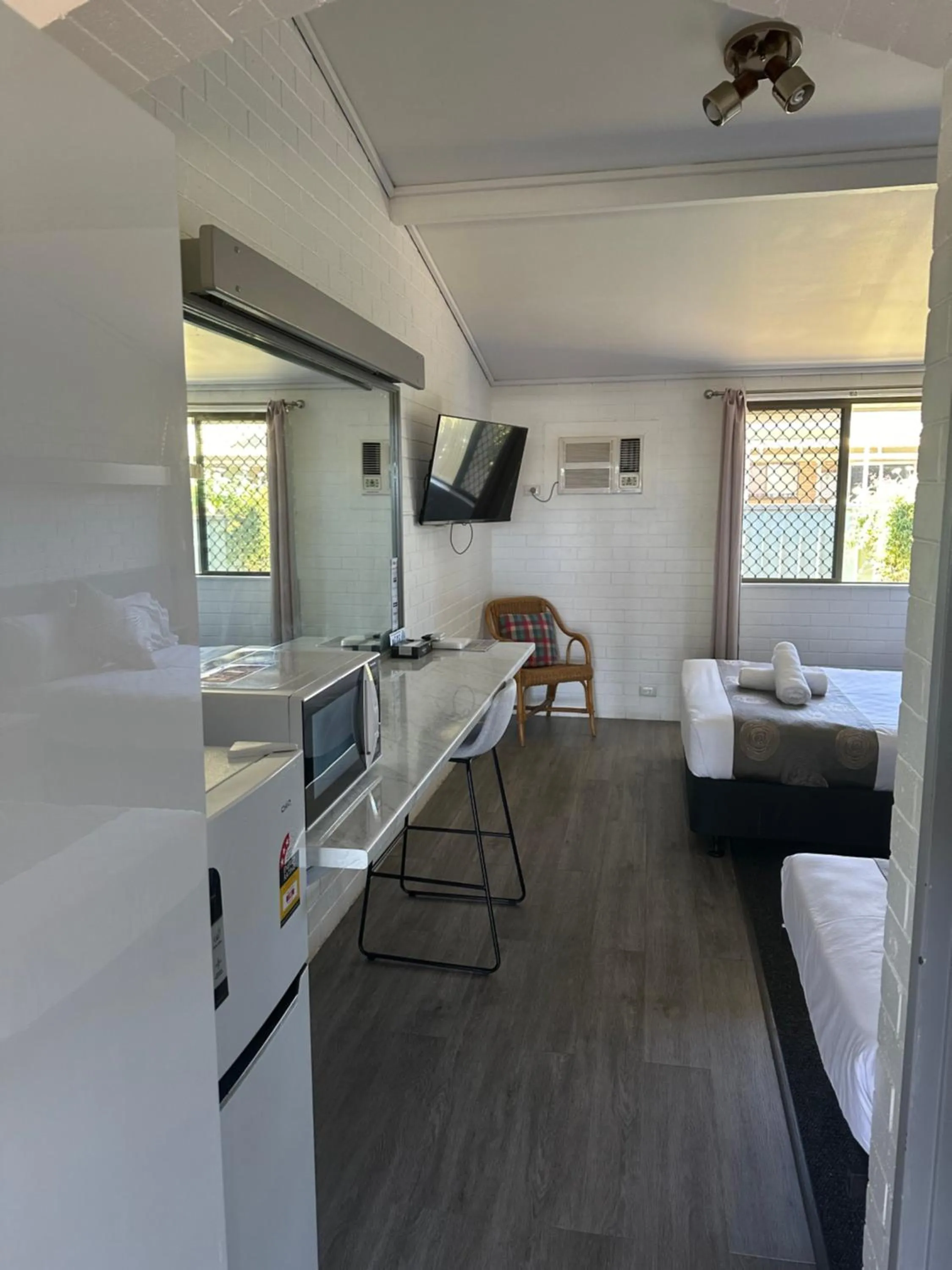 Bed in Allan Cunningham Motel