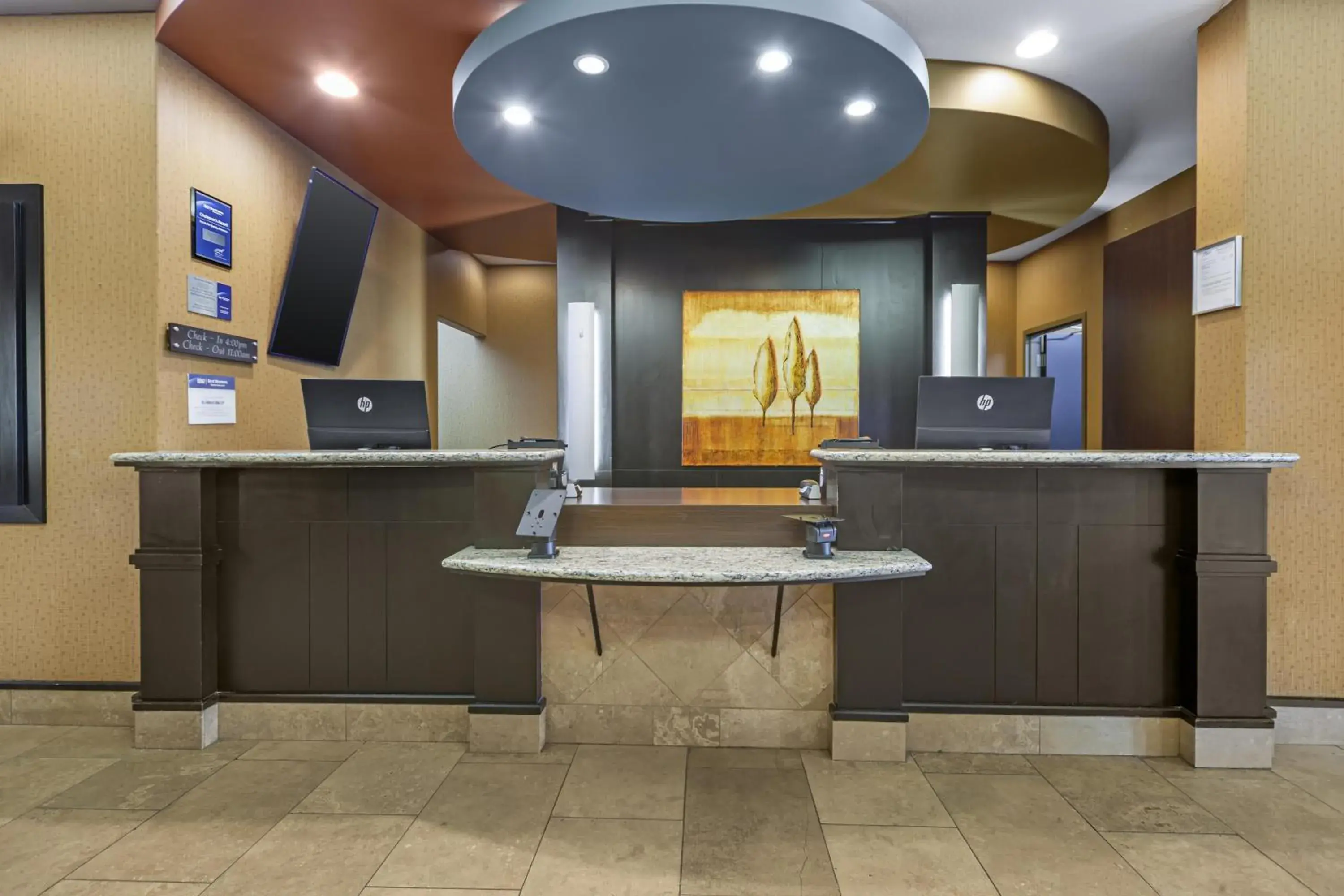 Lobby or reception in Best Western Plus St Albert Lobby or reception in Best Western Plus St Albert