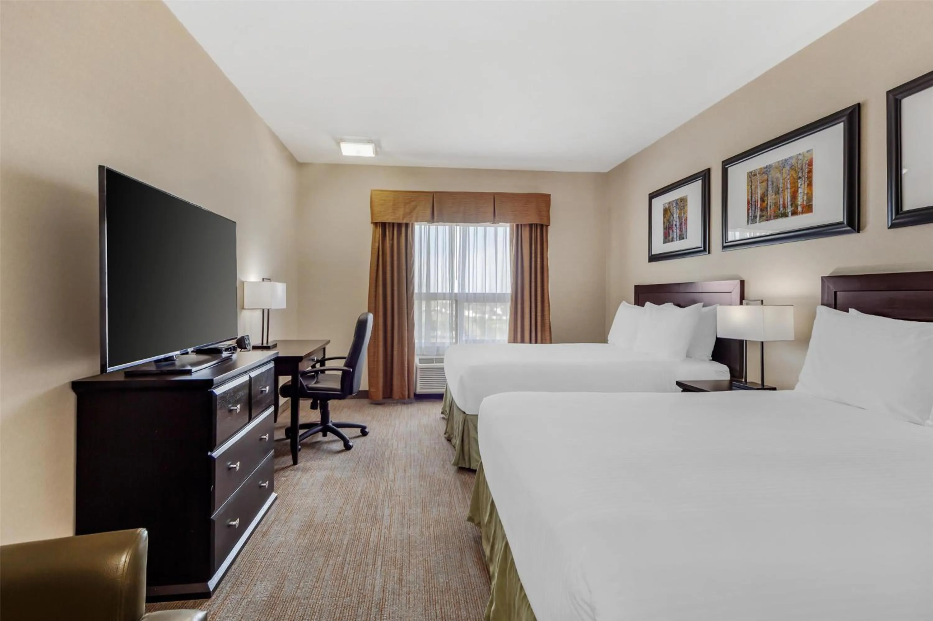 Bedroom, Bed in Best Western Wainwright Inn & Suites