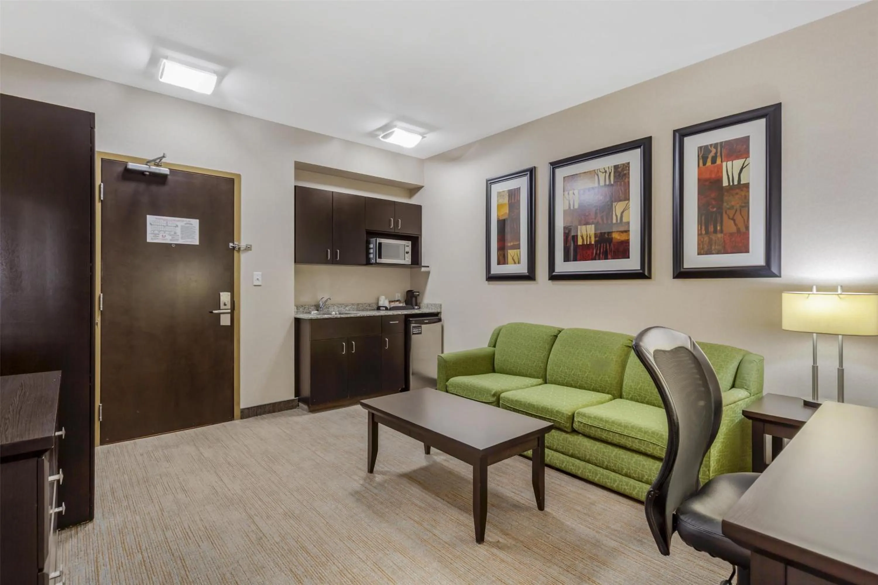 Bedroom in Best Western Wainwright Inn & Suites