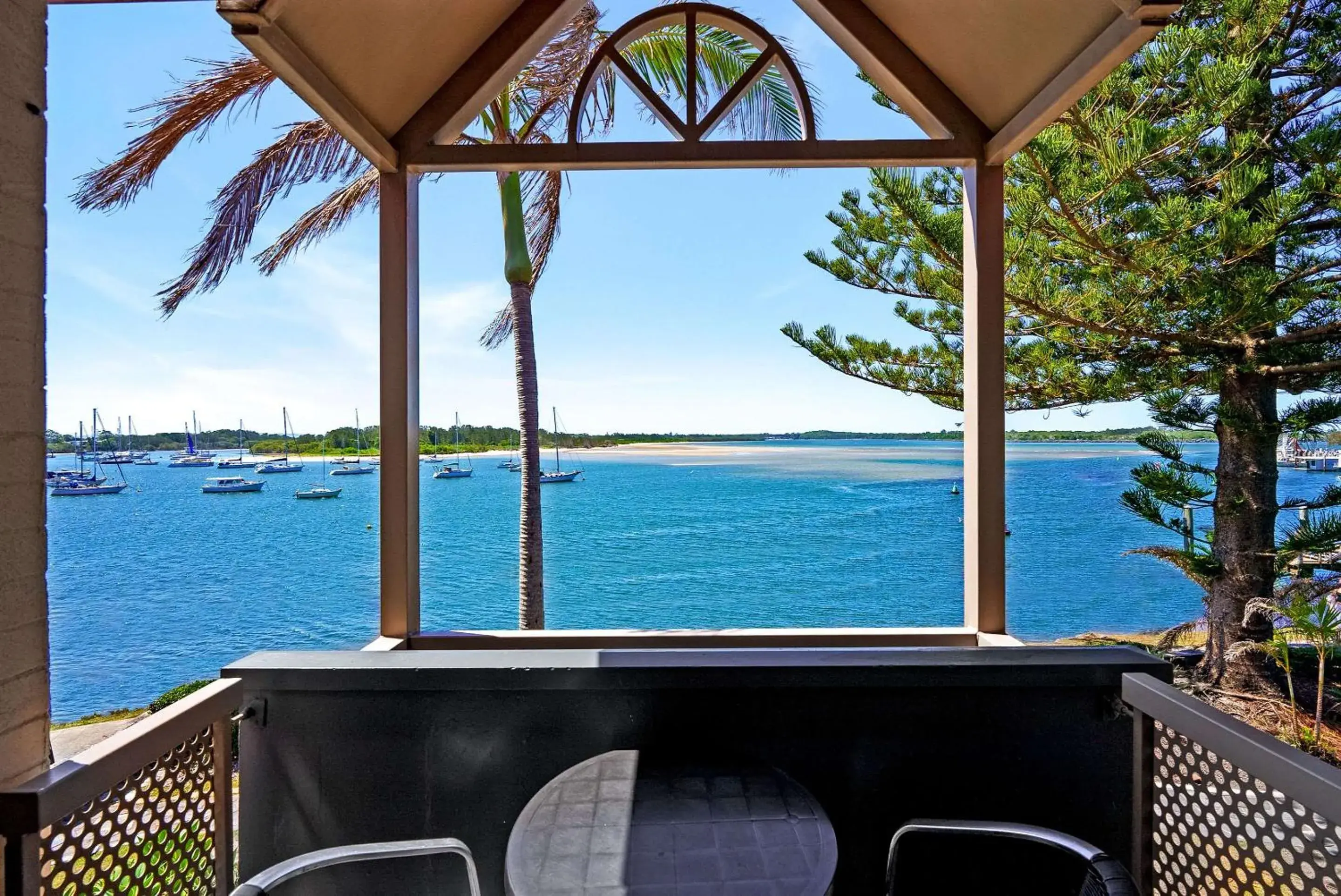 Bedroom in Comfort Resort Waters Edge Bedroom in Comfort Resort Waters Edge