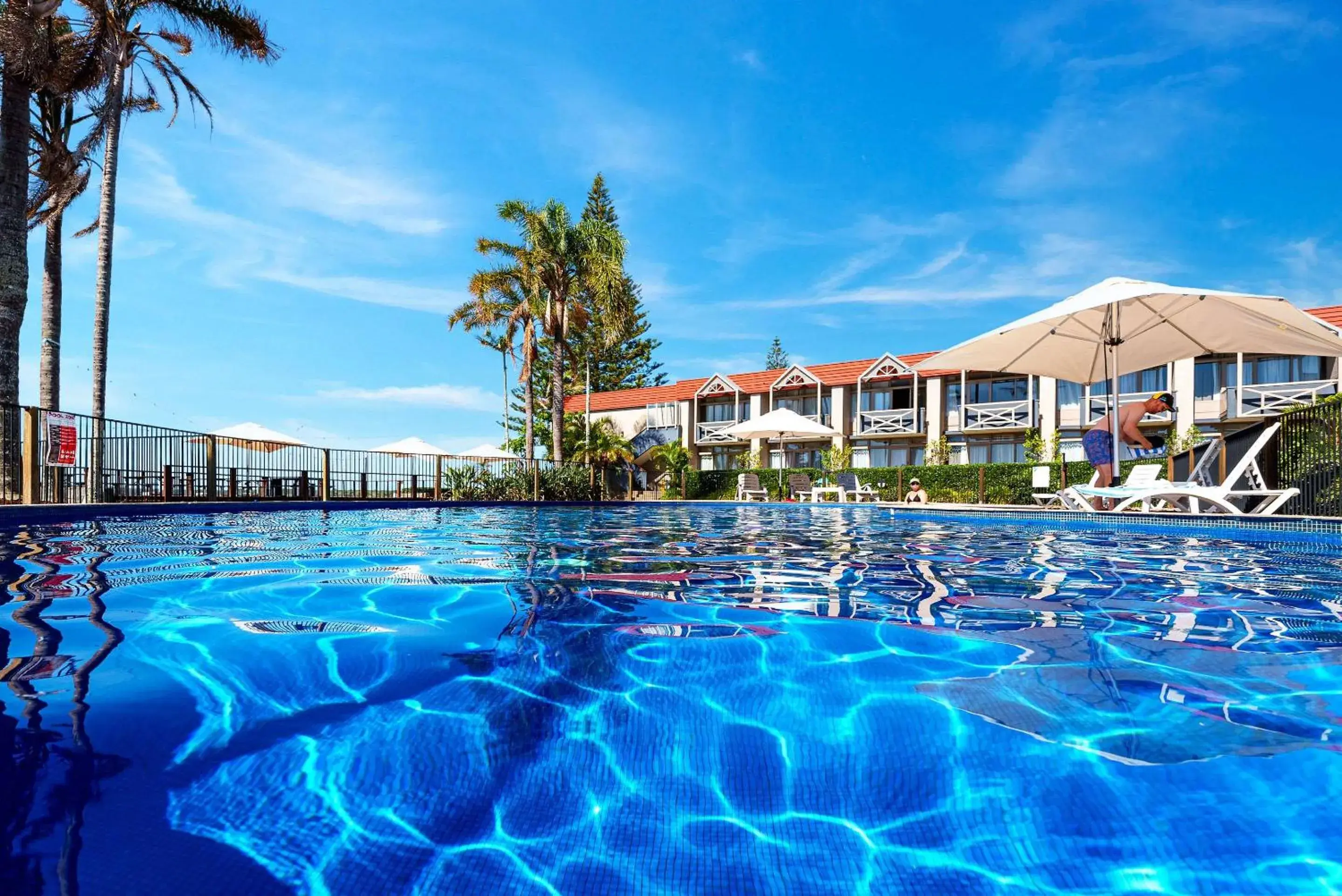 Pool view in Comfort Resort Waters Edge Pool view in Comfort Resort Waters Edge