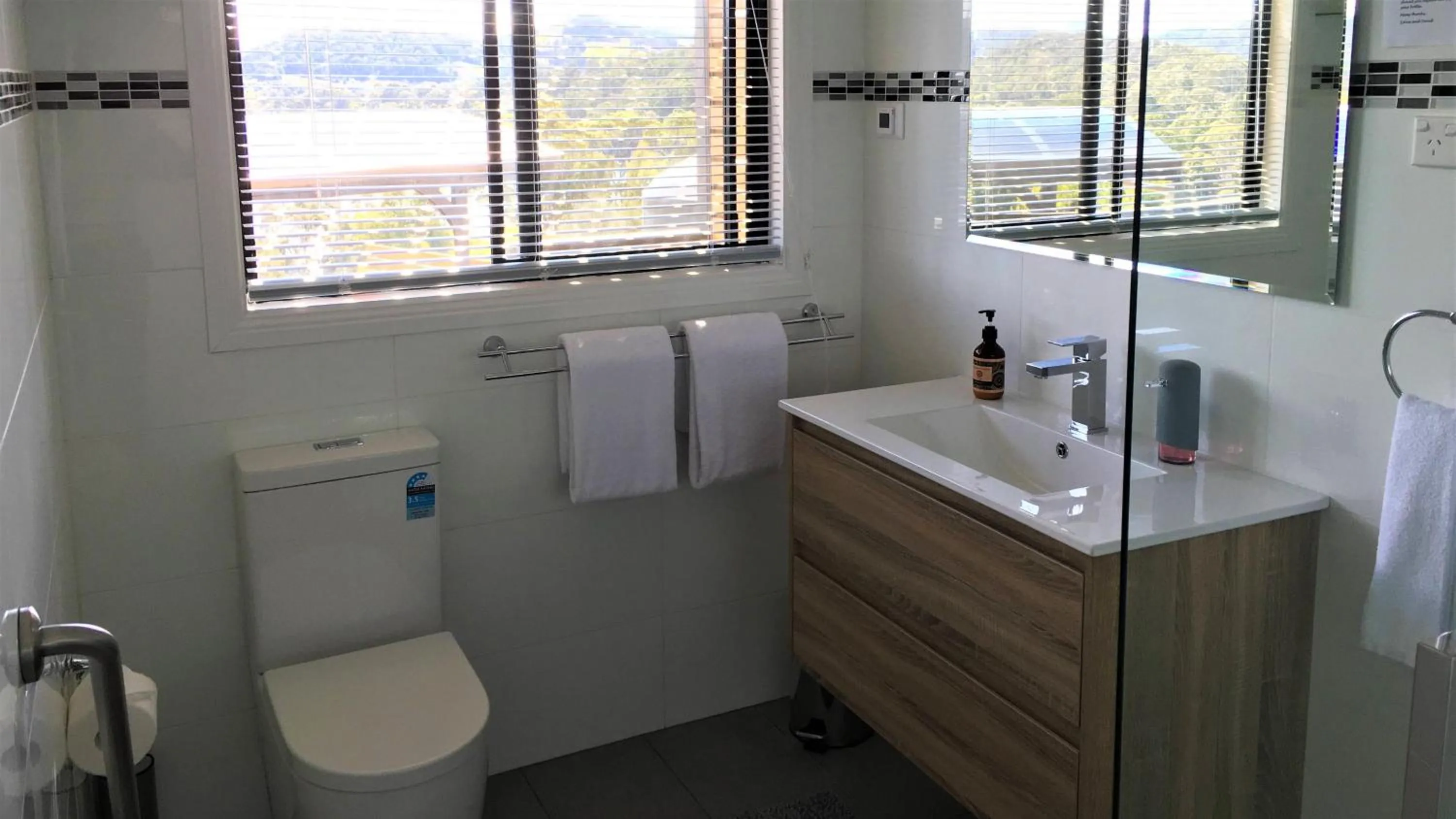 Bathroom in Storm Bay B&B